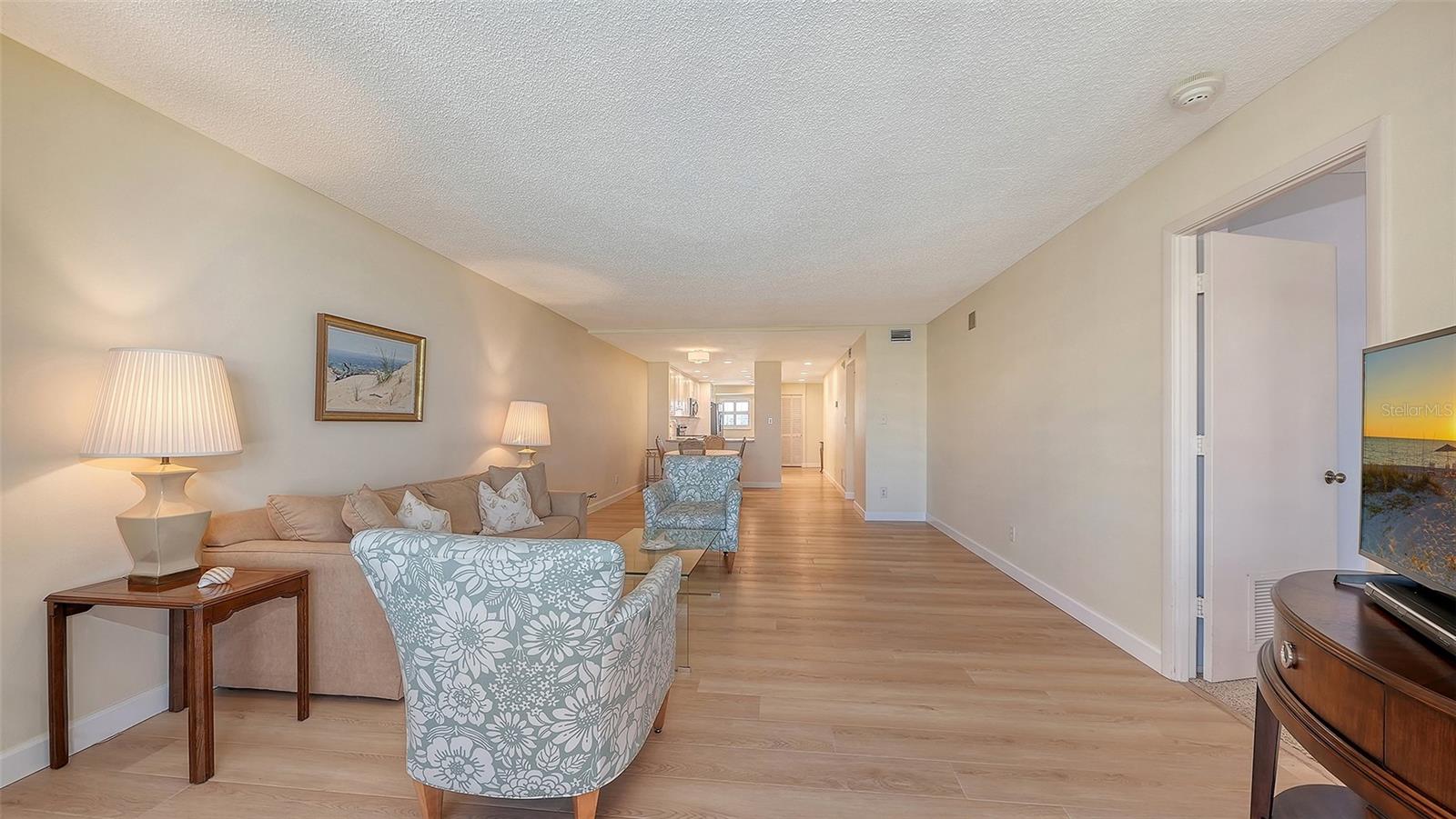 Image 16 of 35 For 5790 Midnight Pass Road 506