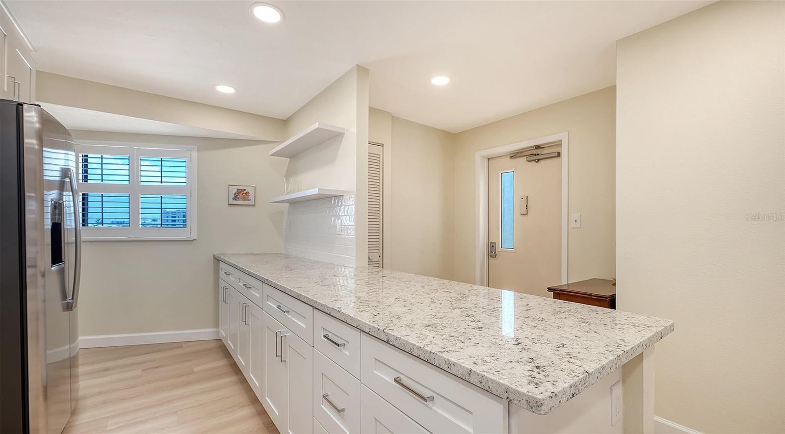 Image 22 of 35 For 5790 Midnight Pass Road 506