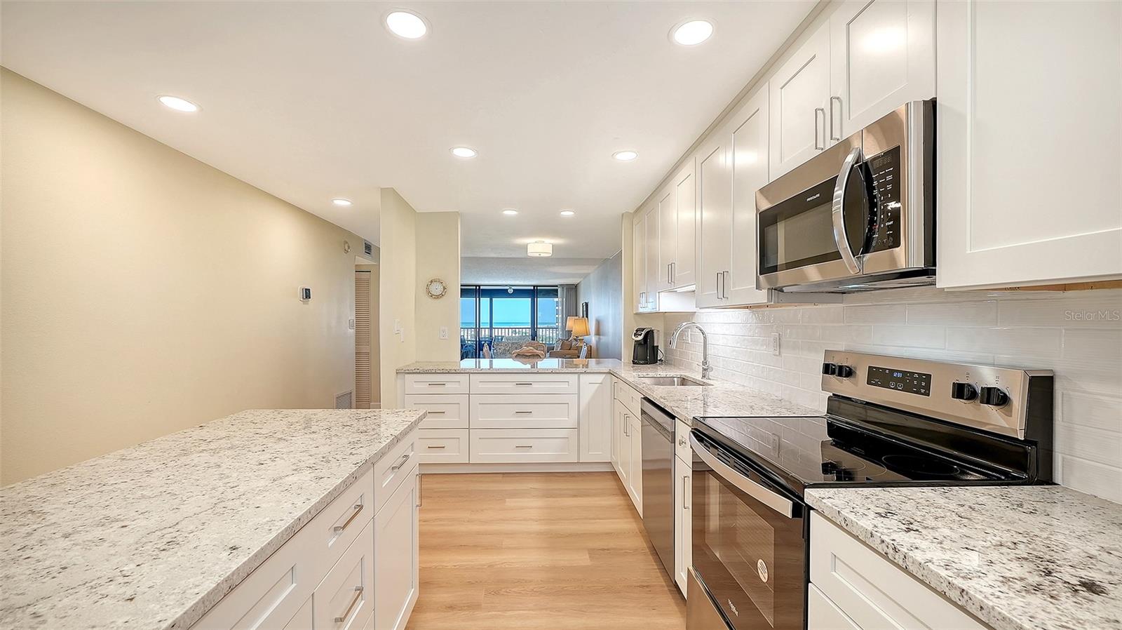 Image 24 of 35 For 5790 Midnight Pass Road 506