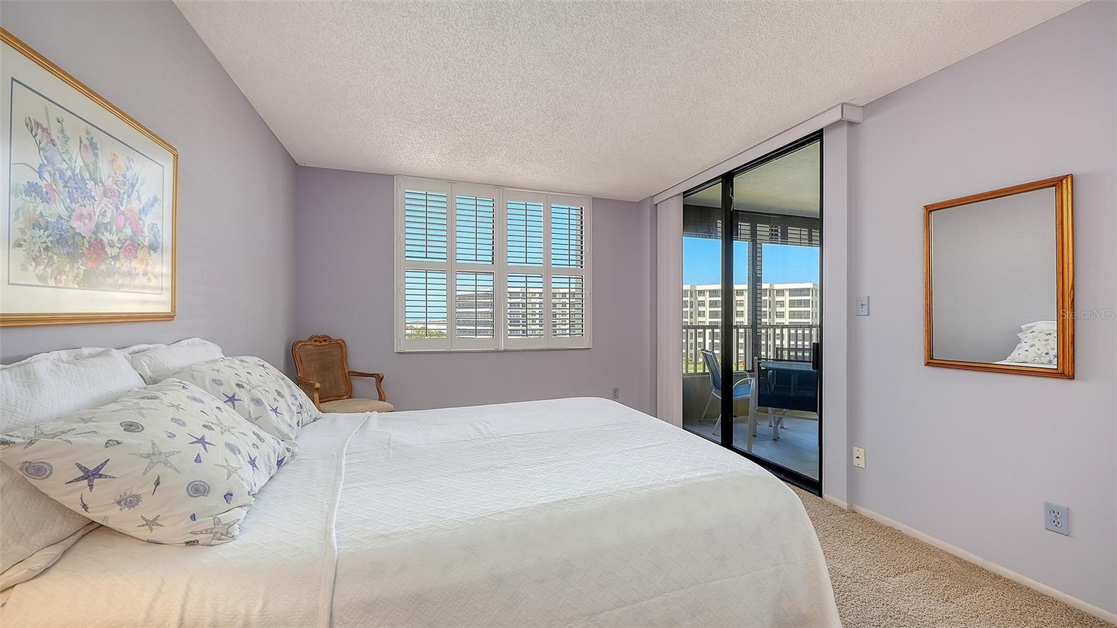 Image 27 of 35 For 5790 Midnight Pass Road 506