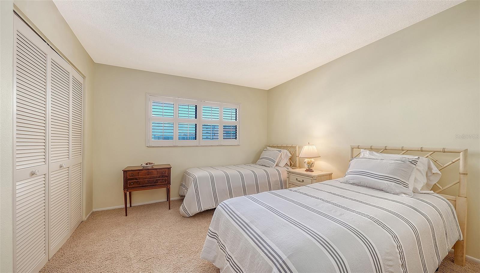 Image 30 of 35 For 5790 Midnight Pass Road 506