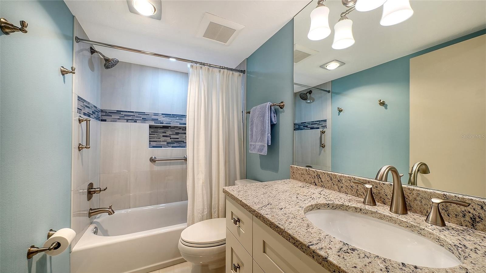 Image 31 of 35 For 5790 Midnight Pass Road 506