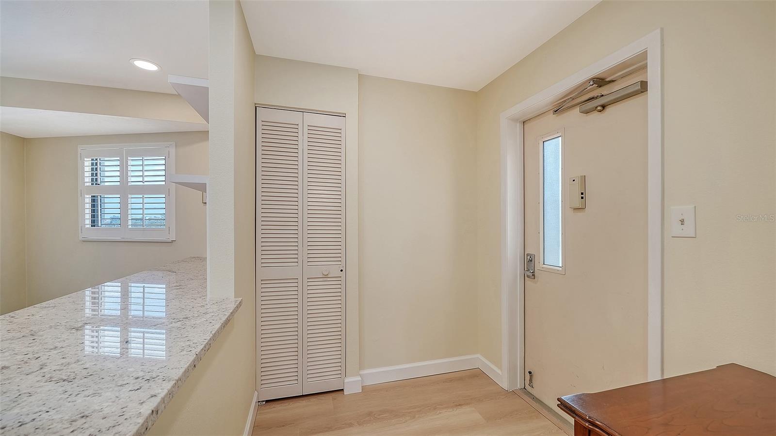 Image 4 of 35 For 5790 Midnight Pass Road 506