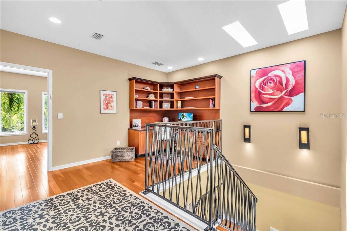 Image 17 of 43 For 1685 Laurel Street 4