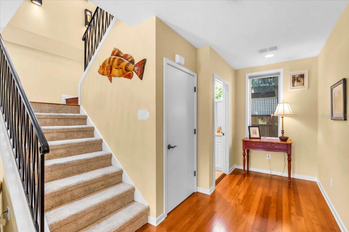 Image 5 of 43 For 1685 Laurel Street 4