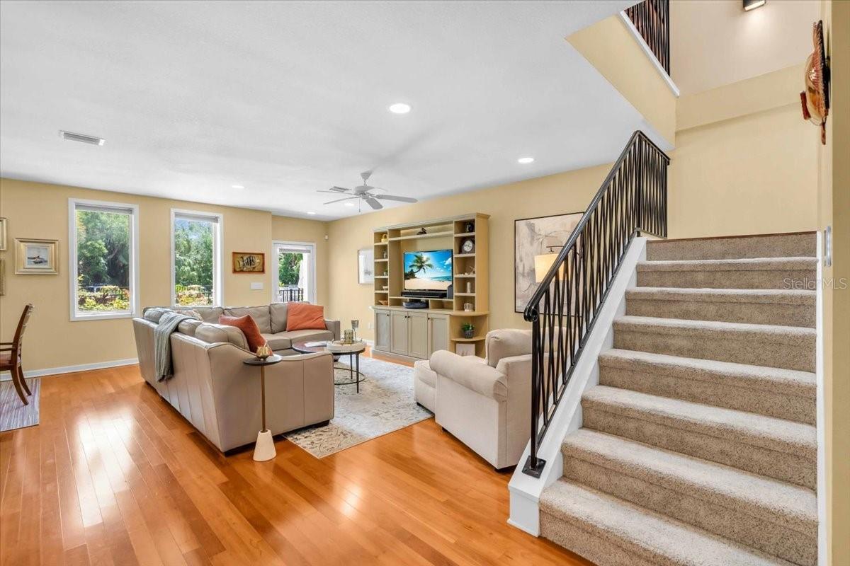 Image 7 of 43 For 1685 Laurel Street 4