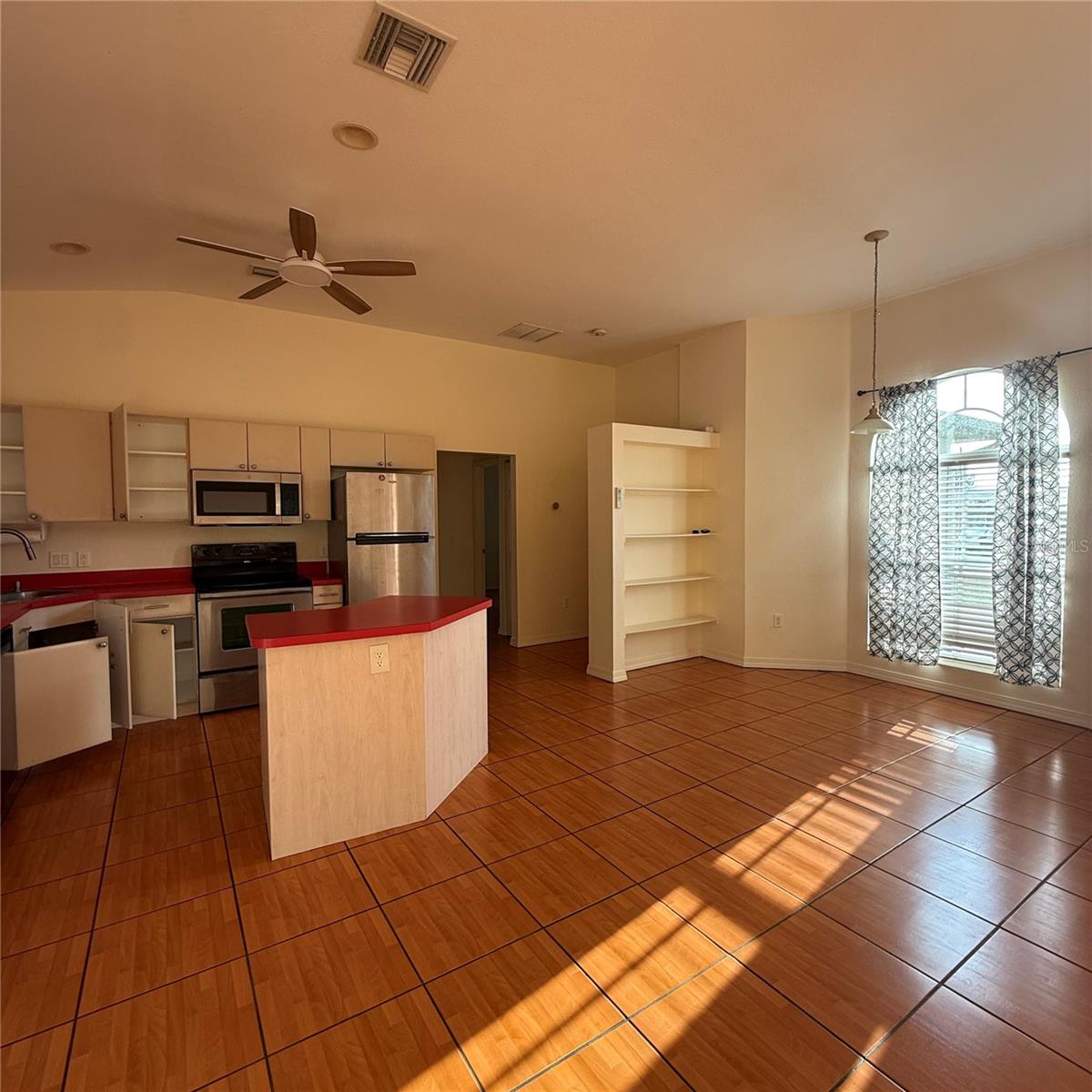 Image 11 of 22 For 239 Venetia Avenue