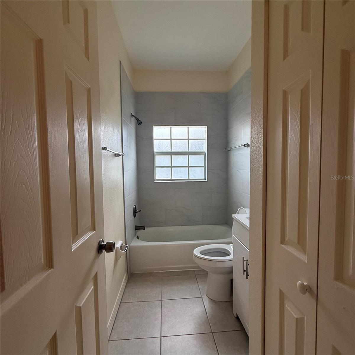 Image 14 of 22 For 239 Venetia Avenue