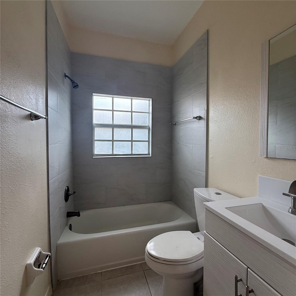 Image 15 of 22 For 239 Venetia Avenue