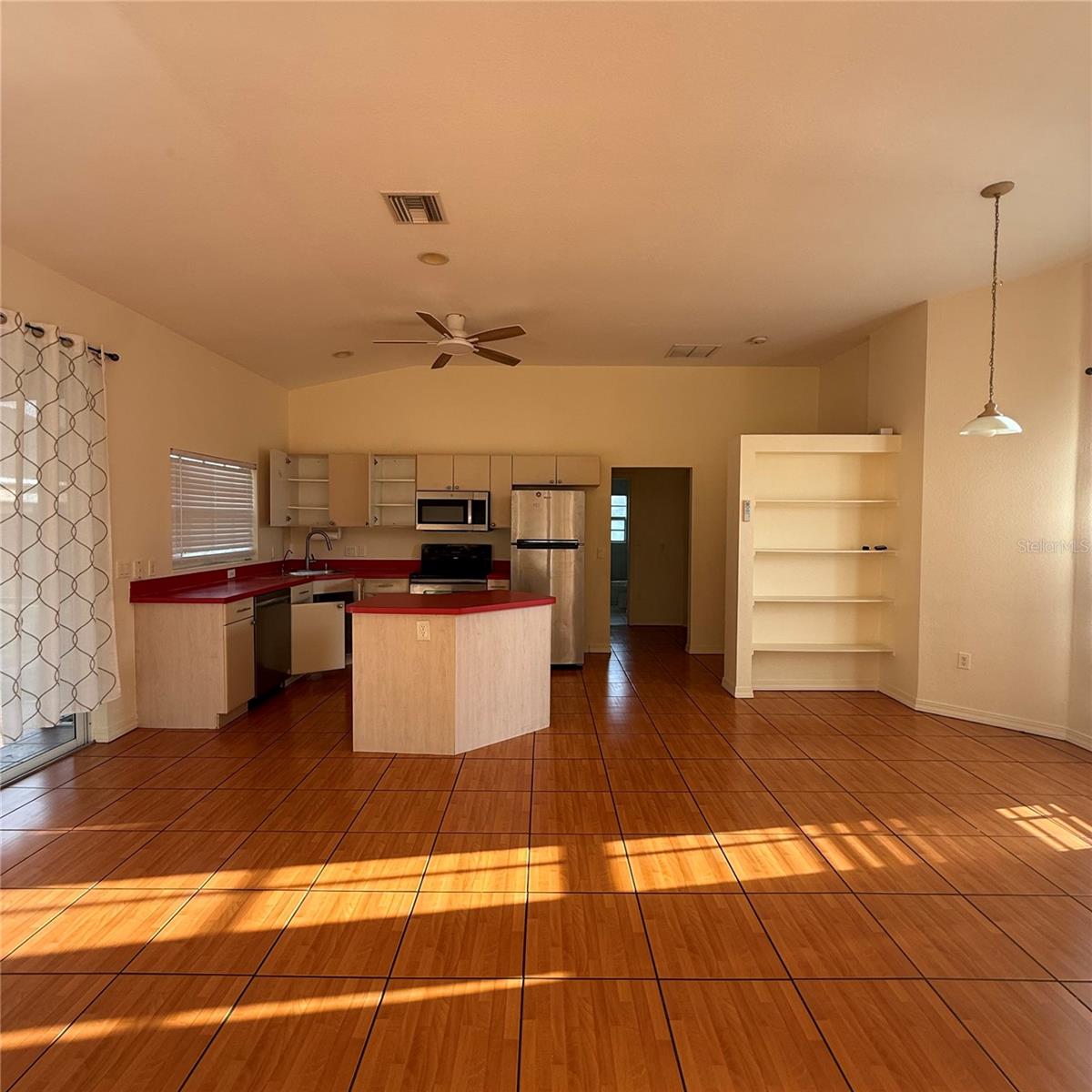 Image 3 of 22 For 239 Venetia Avenue