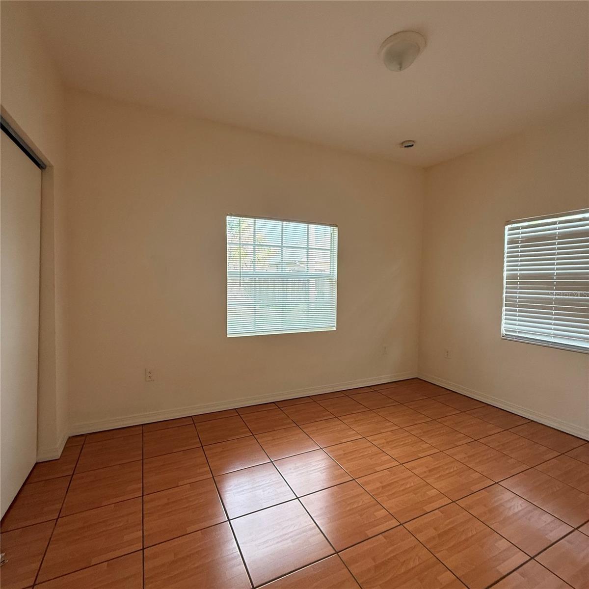 Image 8 of 22 For 239 Venetia Avenue