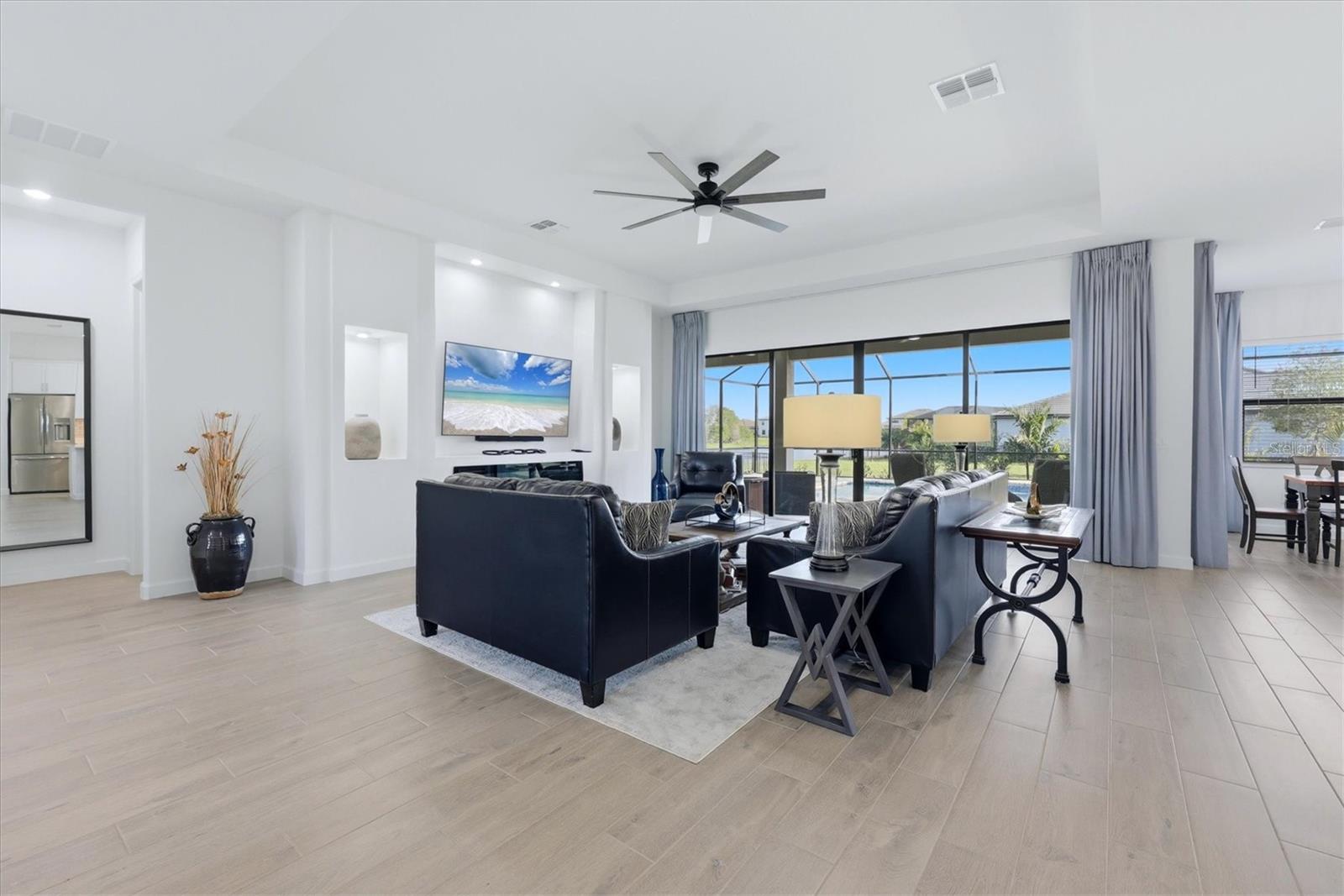 Image 18 of 71 For 15306 Golden Beam Place