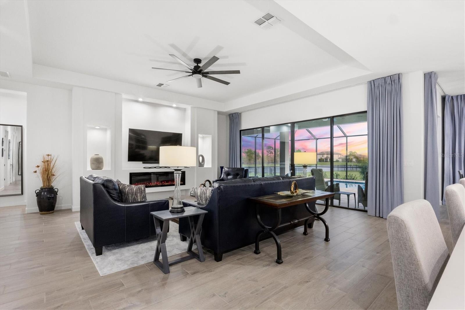 Image 4 of 71 For 15306 Golden Beam Place