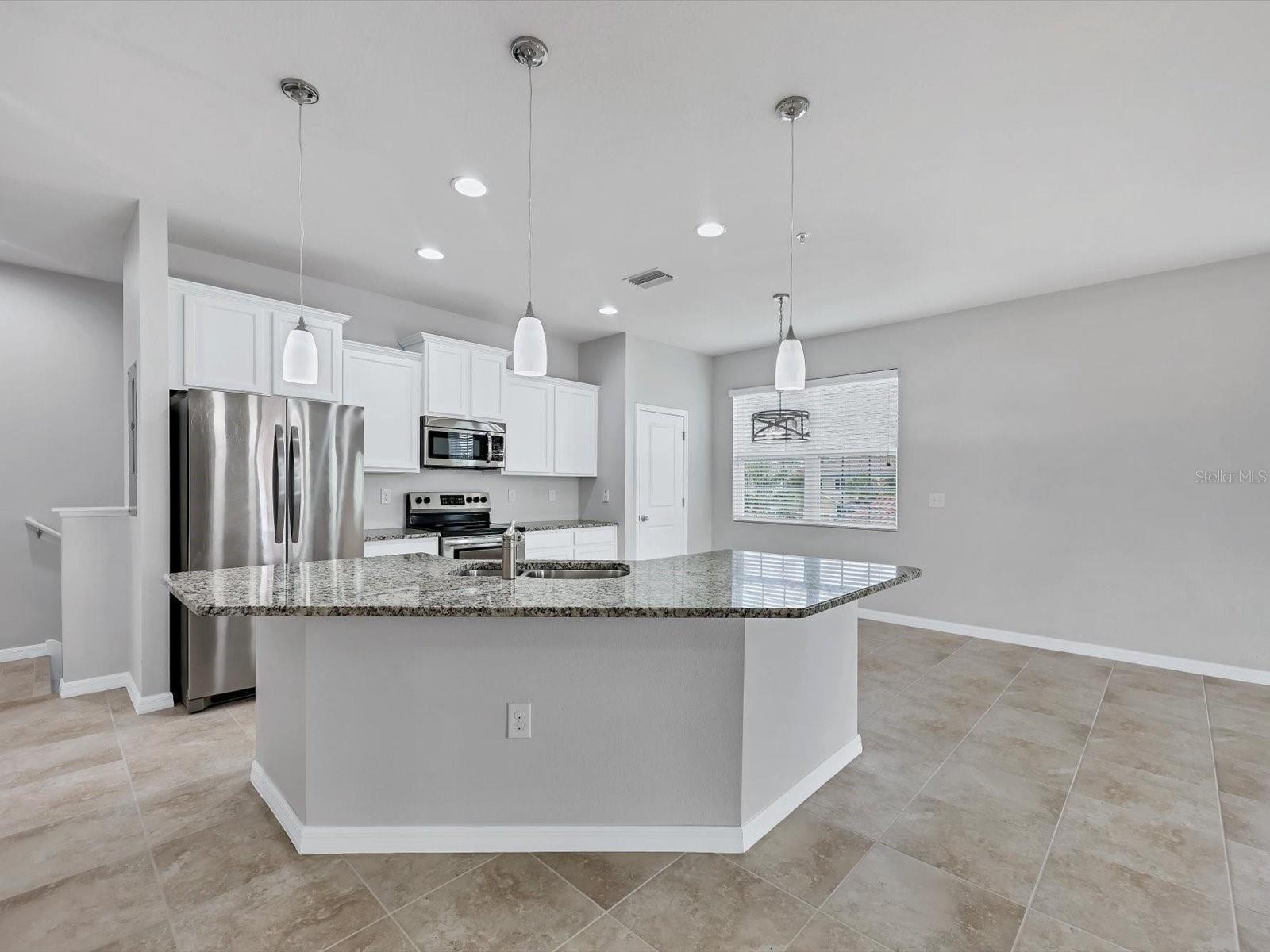 Image 7 of 35 For 8363 Enclave Way 101