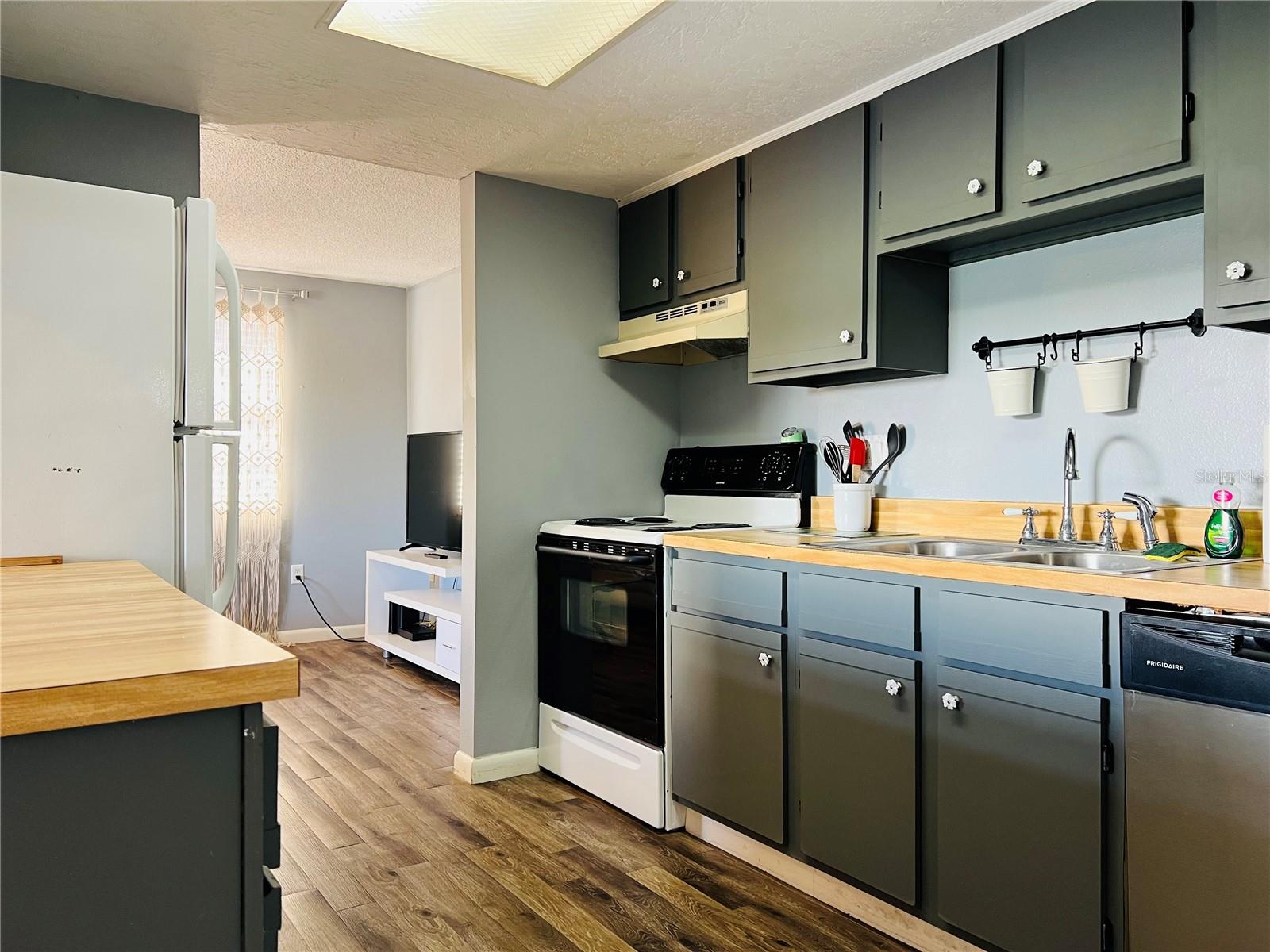 Image 15 of 25 For 5026 Water Oak Drive 208