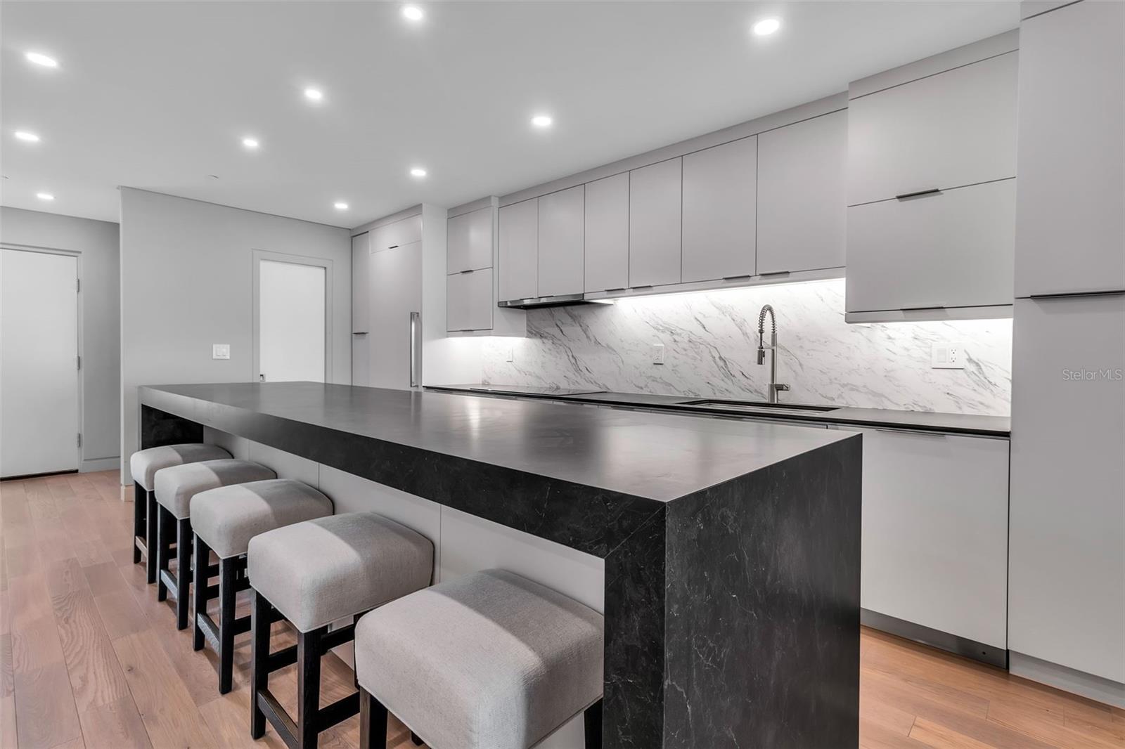 Image 12 of 76 For 5740 Midnight Pass Road 403