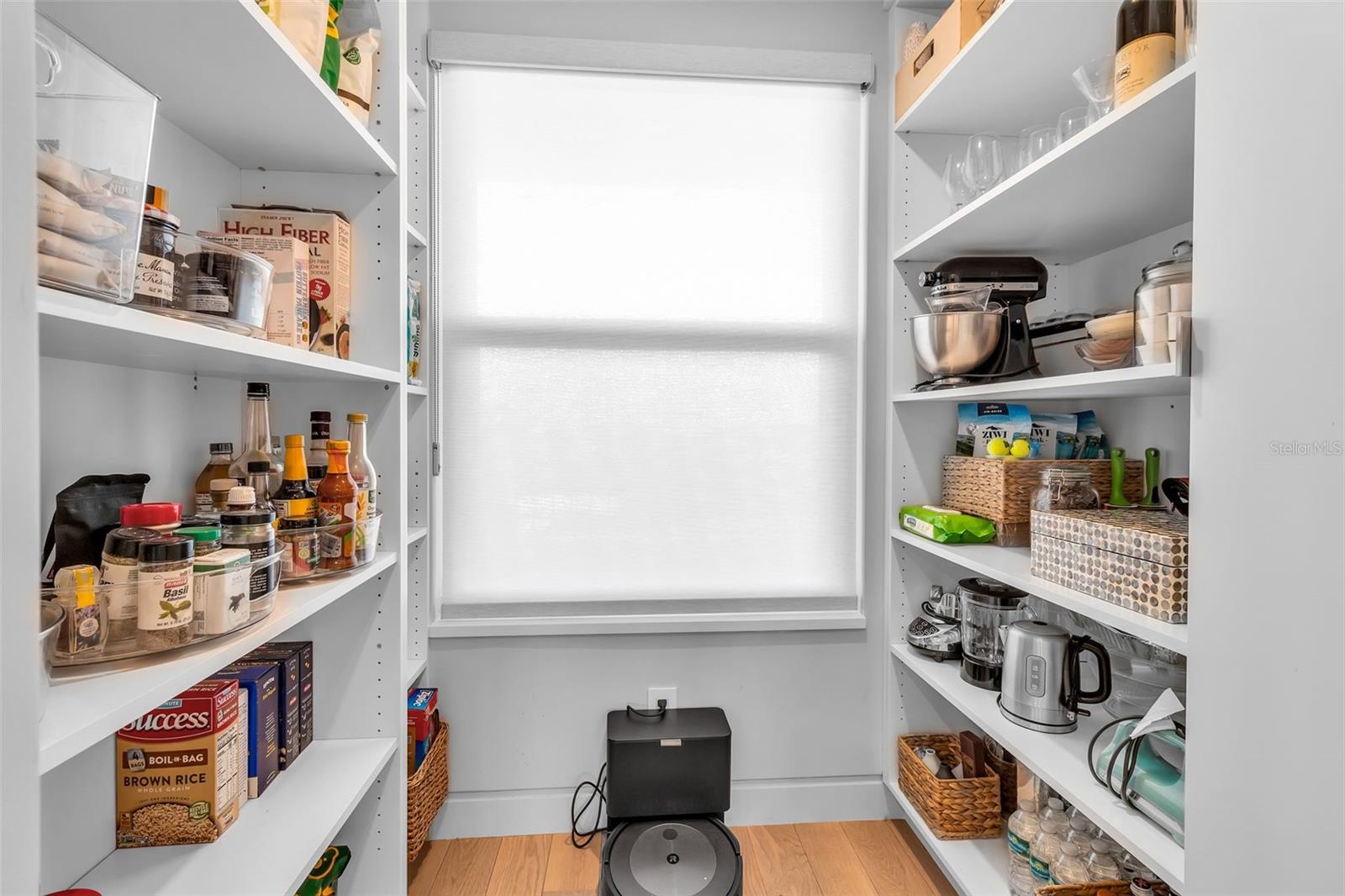 Image 14 of 76 For 5740 Midnight Pass Road 403