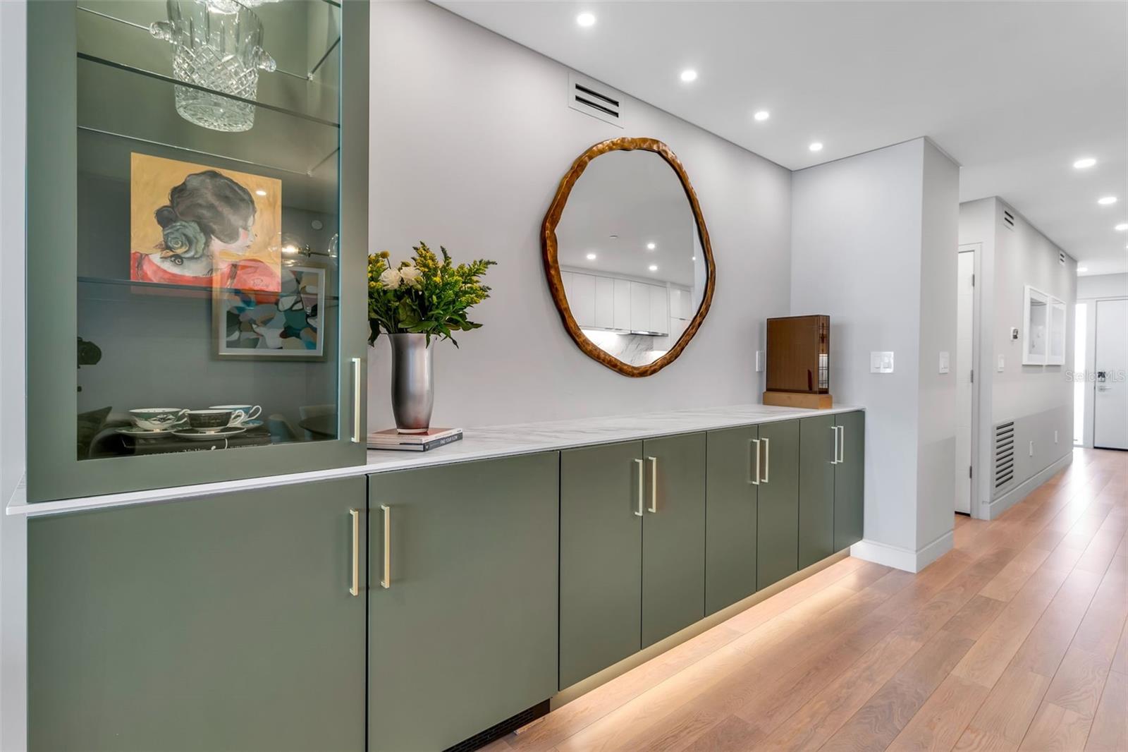 Image 17 of 76 For 5740 Midnight Pass Road 403