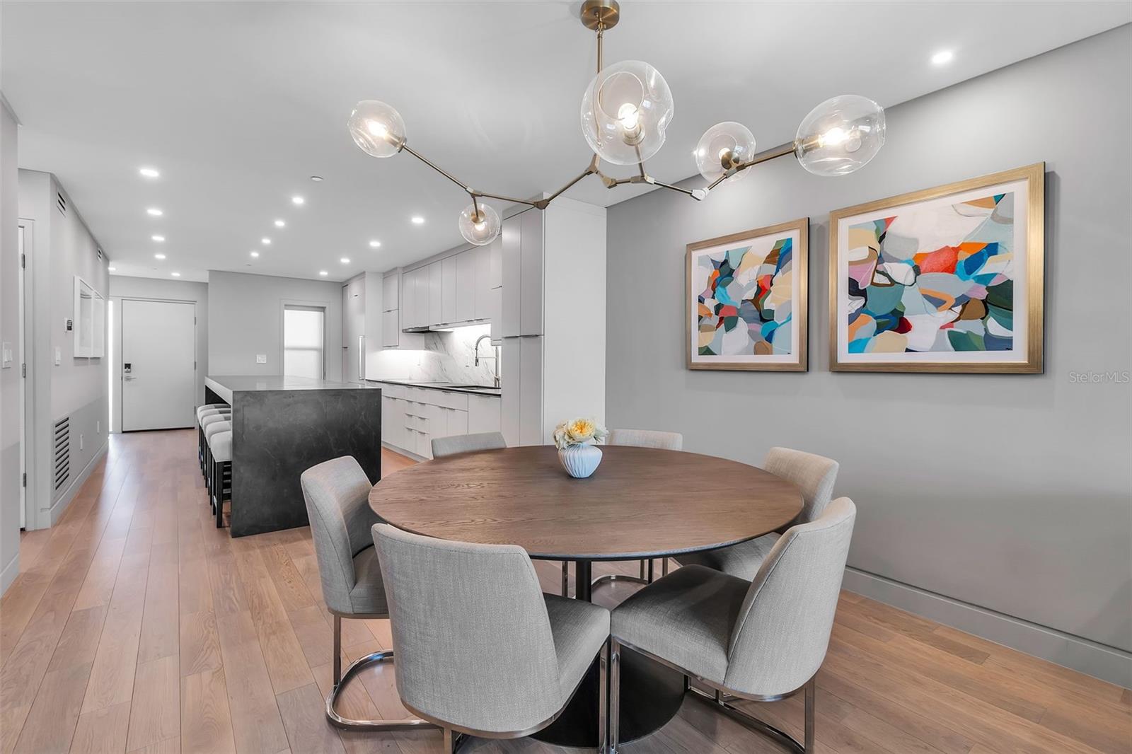 Image 18 of 76 For 5740 Midnight Pass Road 403