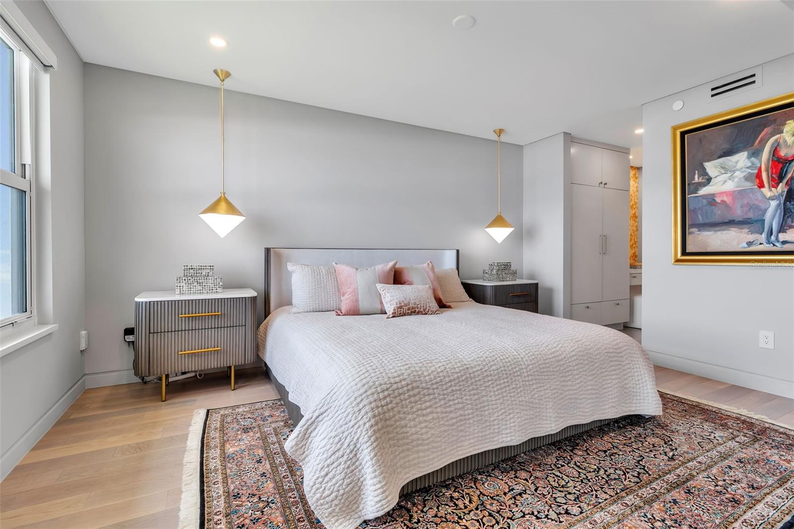 Image 26 of 76 For 5740 Midnight Pass Road 403