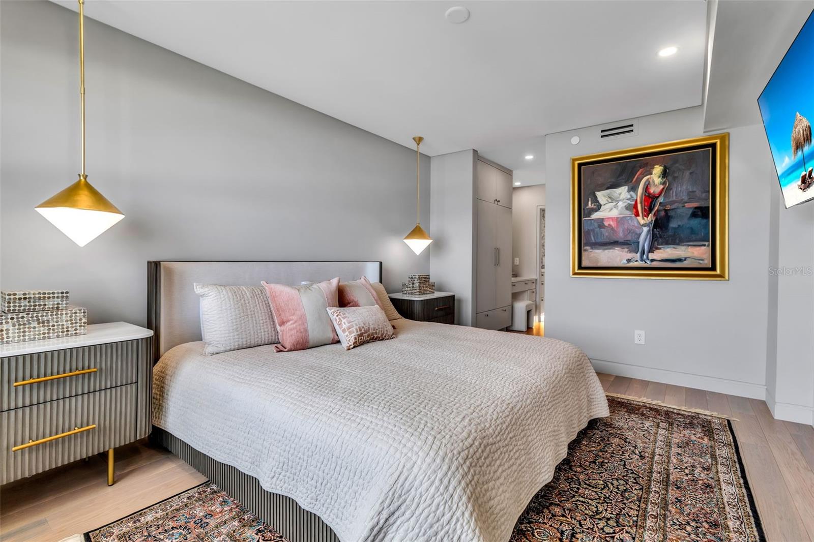 Image 27 of 76 For 5740 Midnight Pass Road 403