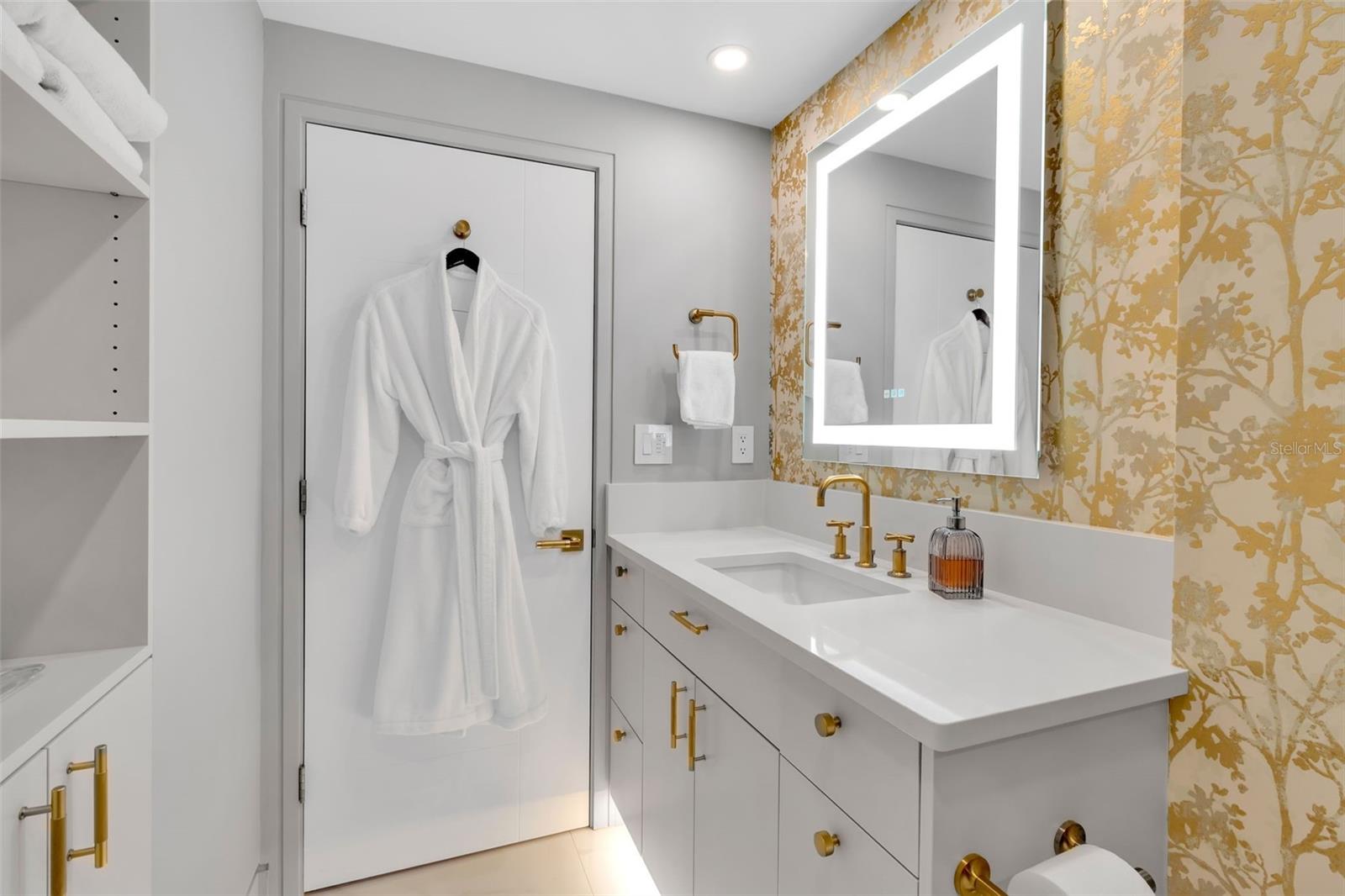 Image 35 of 76 For 5740 Midnight Pass Road 403