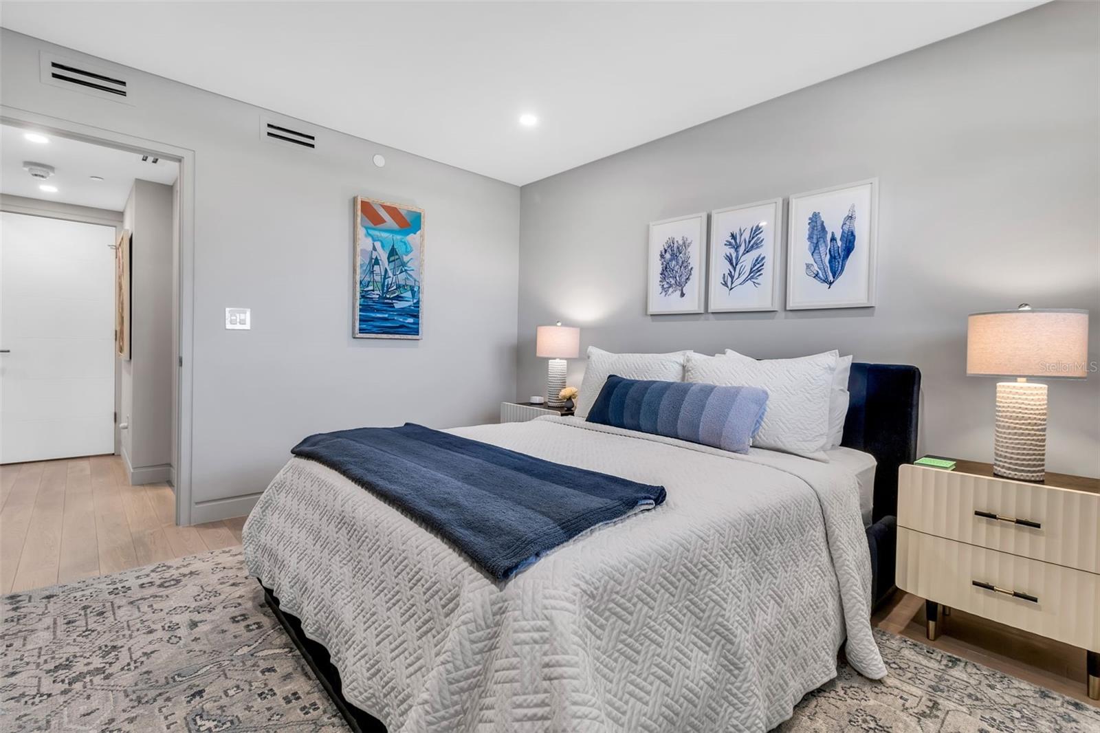 Image 39 of 76 For 5740 Midnight Pass Road 403