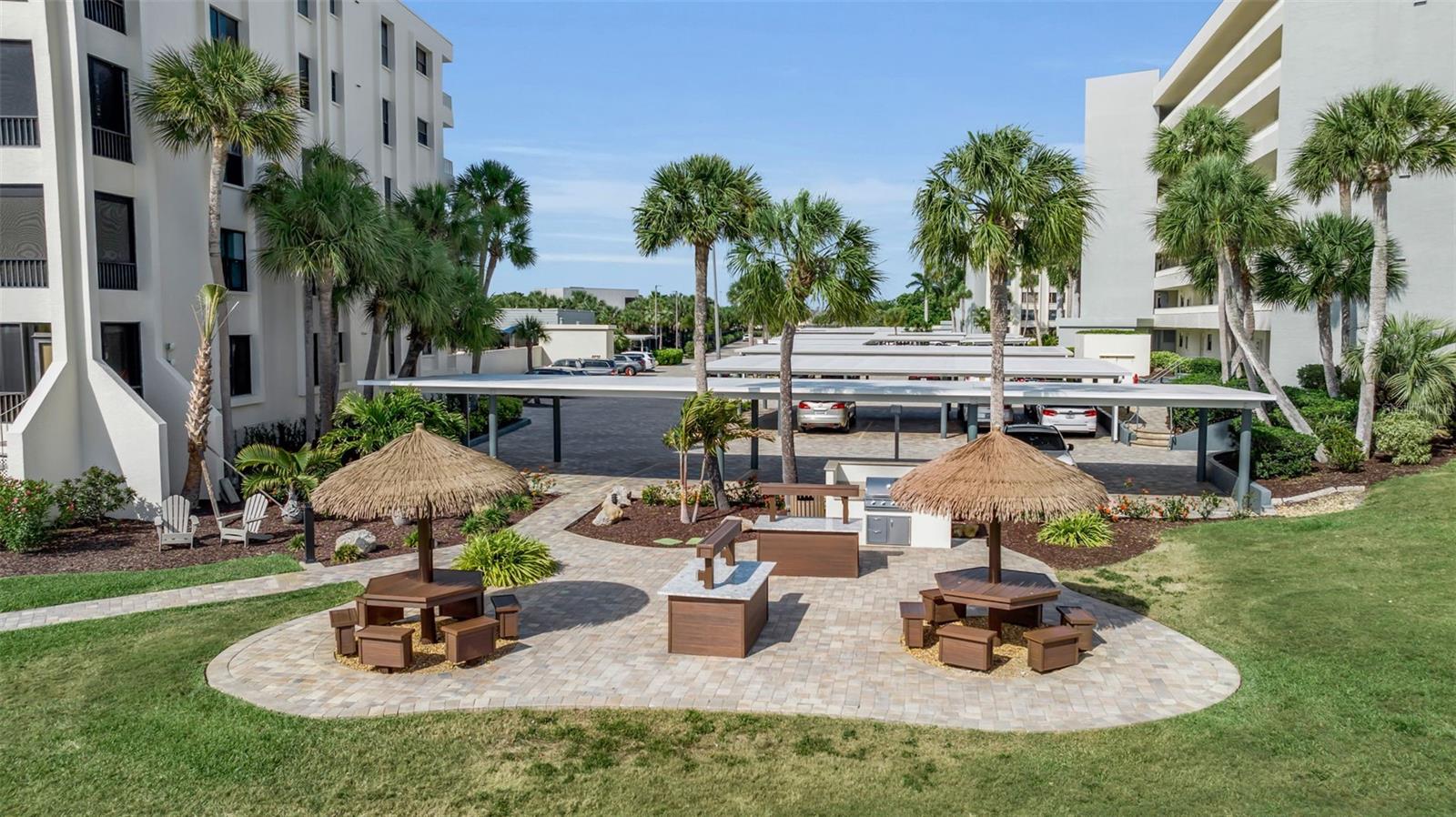 Image 48 of 76 For 5740 Midnight Pass Road 403