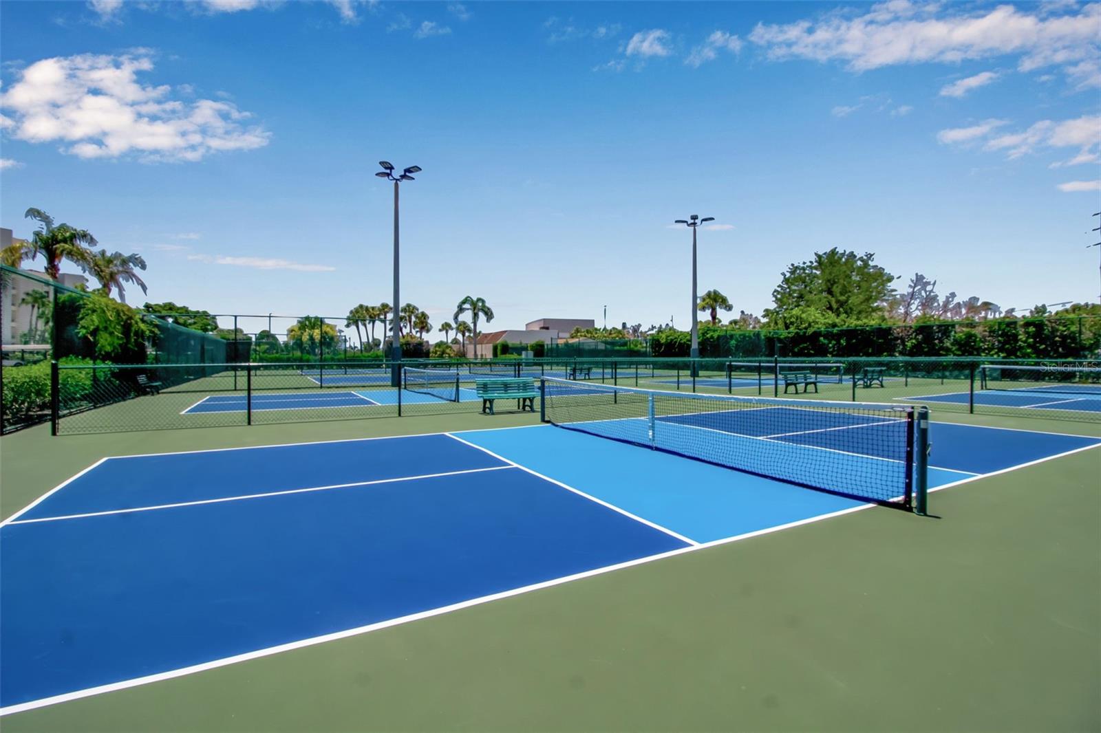 Image 69 of 76 For 5740 Midnight Pass Road 403