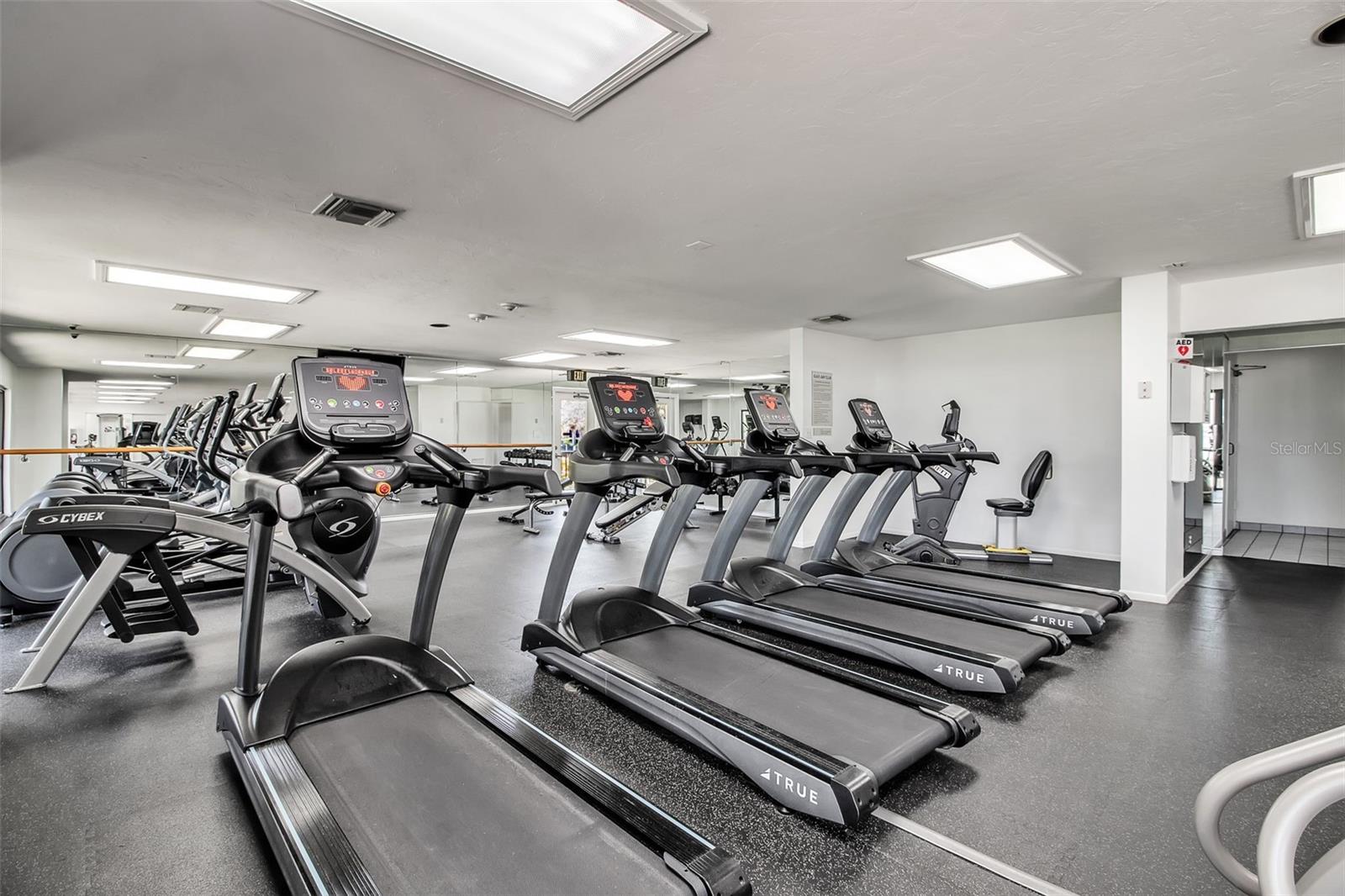 Image 72 of 76 For 5740 Midnight Pass Road 403