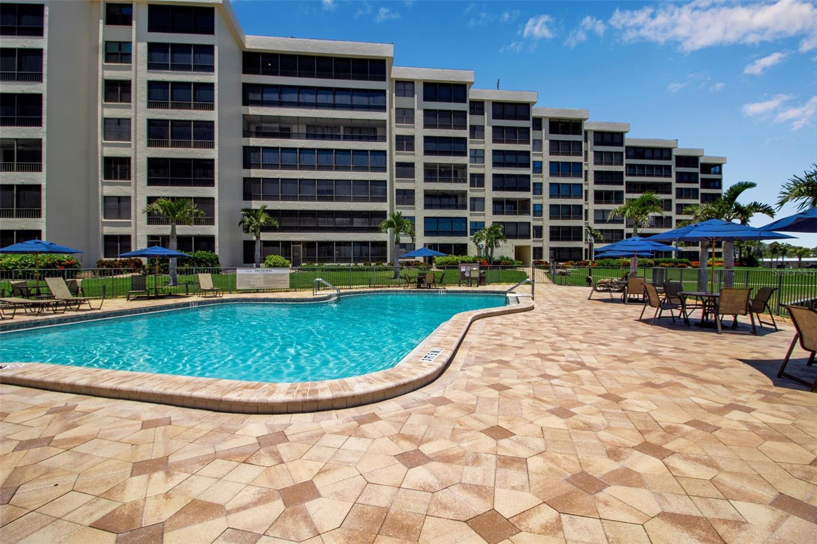 Image 76 of 76 For 5740 Midnight Pass Road 403