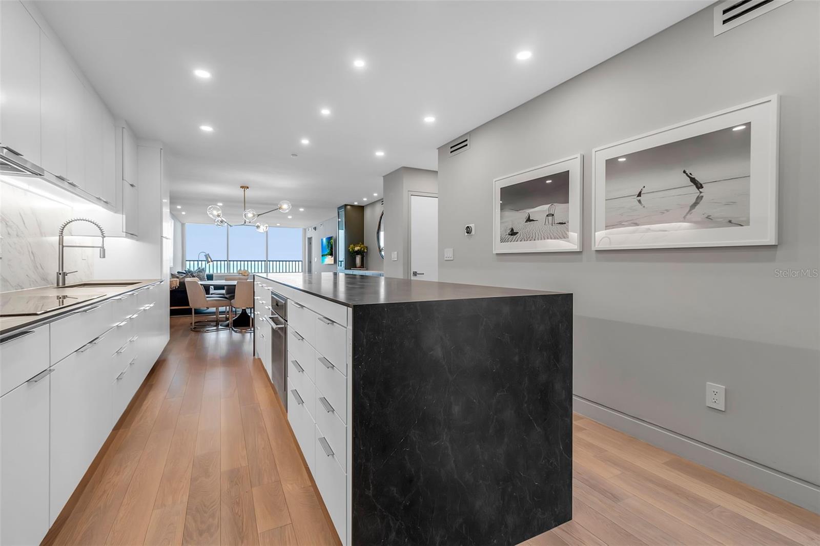 Image 8 of 76 For 5740 Midnight Pass Road 403