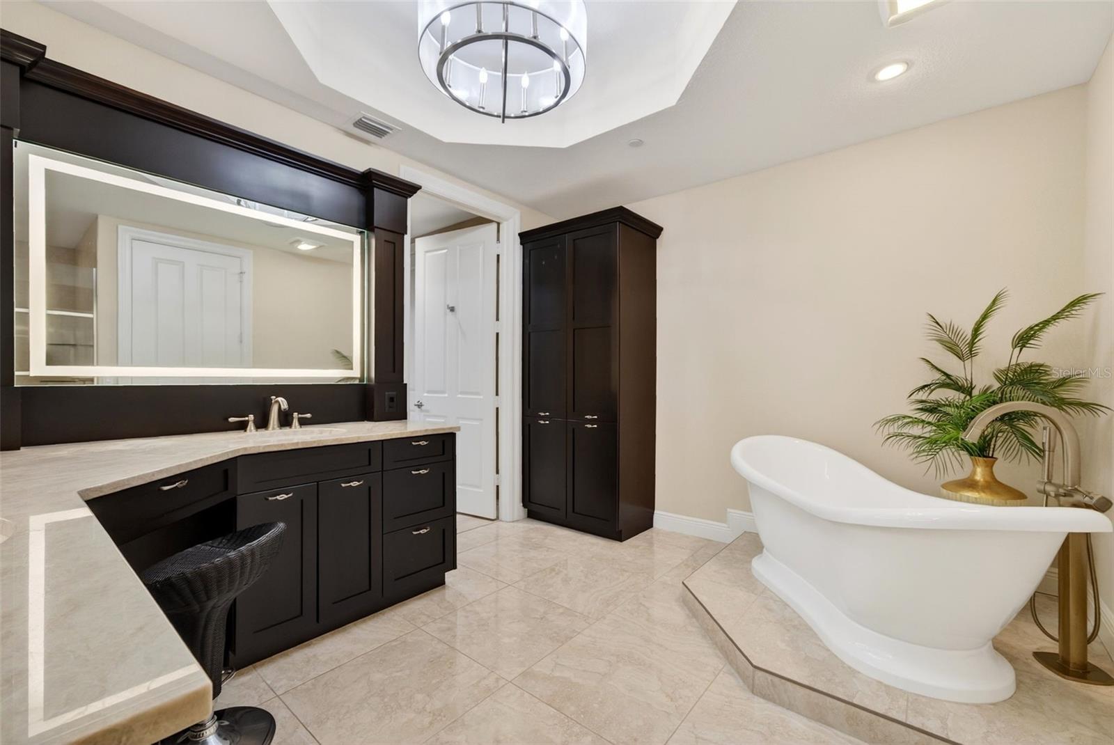 Image 40 of 86 For 888 Orange Avenue 3a