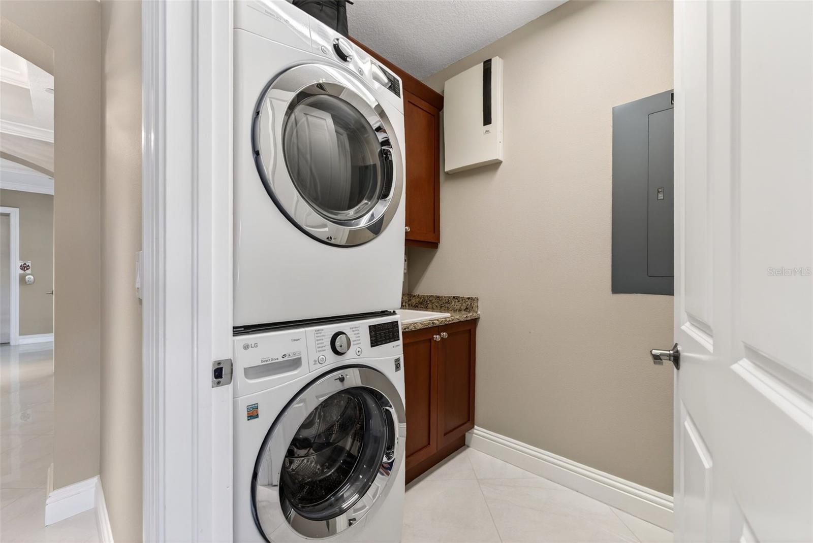 Image 50 of 86 For 888 Orange Avenue 3a