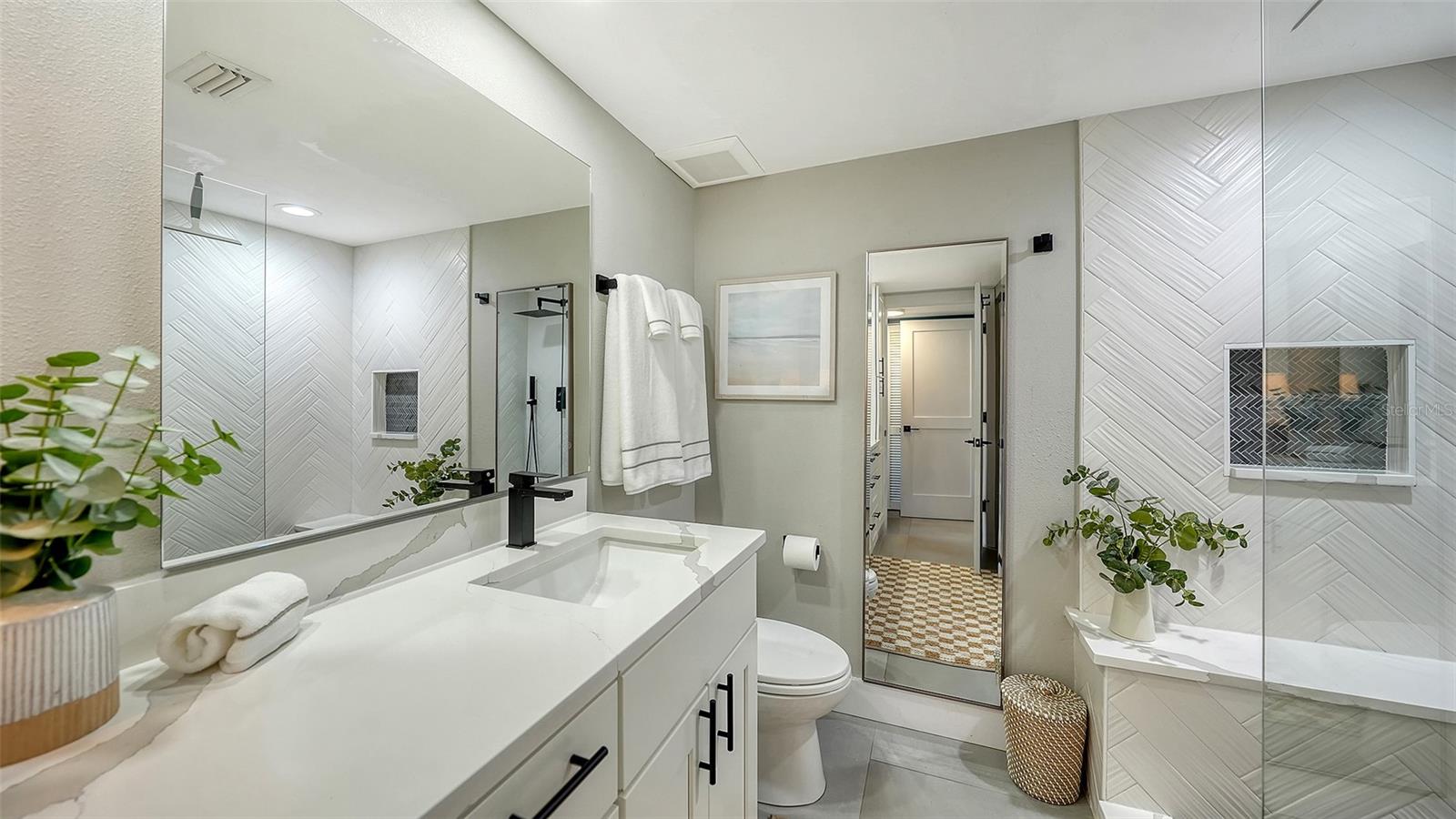 Image 35 of 77 For 4900 Ocean Boulevard 304