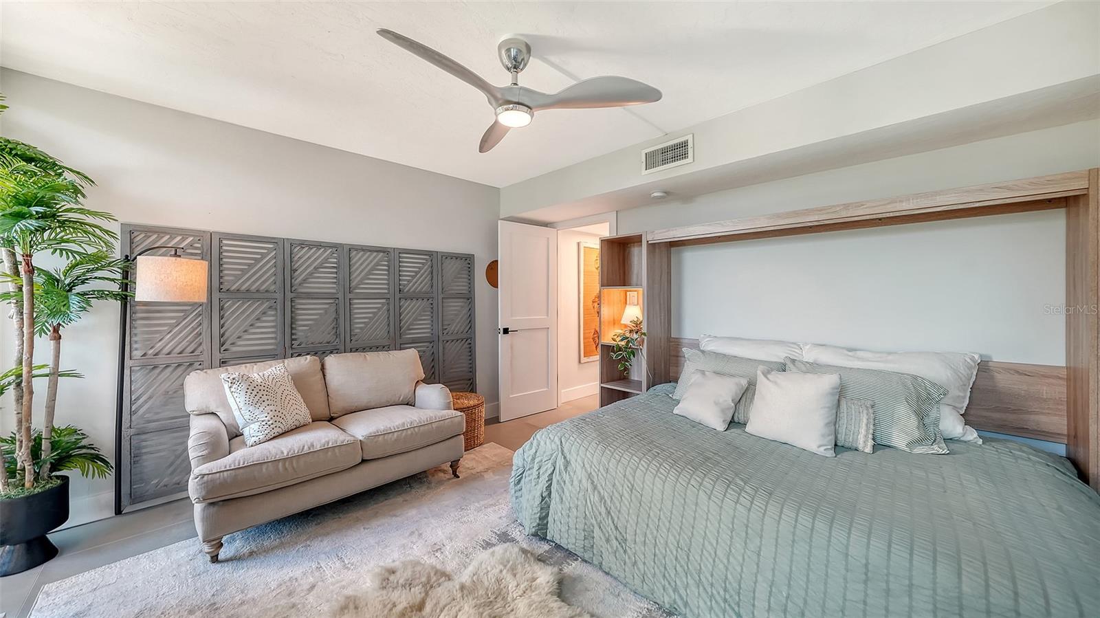 Image 39 of 77 For 4900 Ocean Boulevard 304