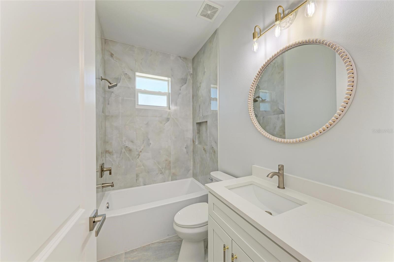 Image 29 of 42 For 380 Holly Road