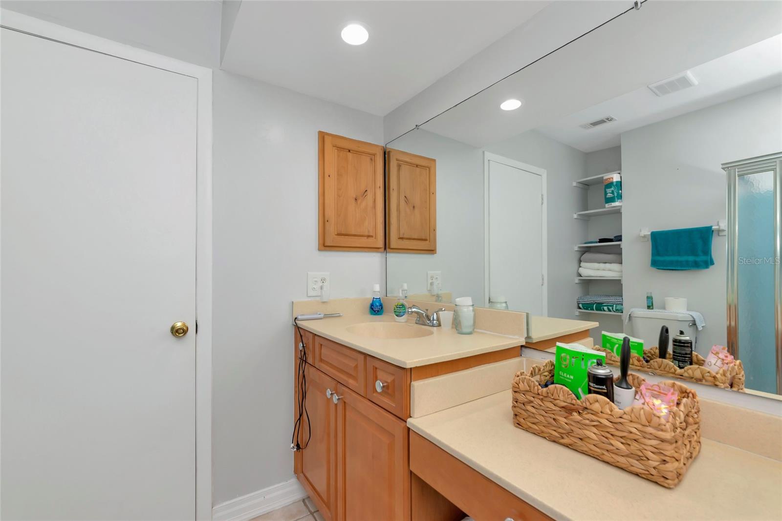 Image 23 of 50 For 6703 Electra Avenue