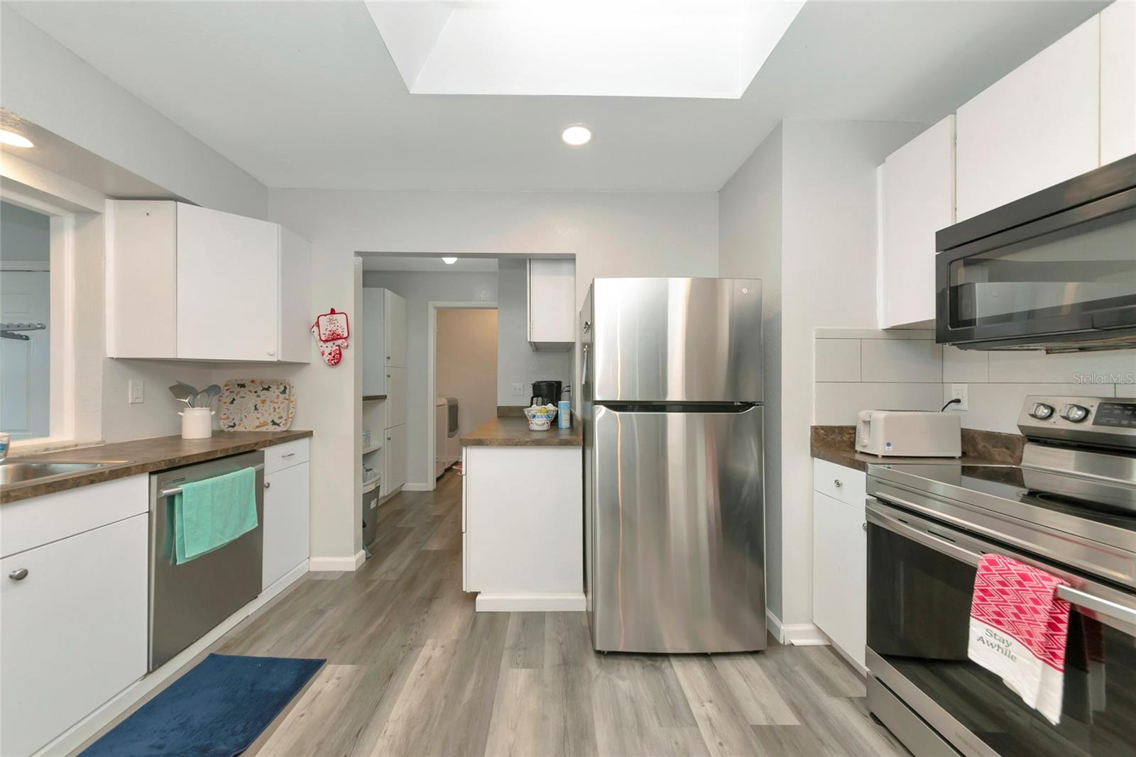 Image 6 of 50 For 6703 Electra Avenue