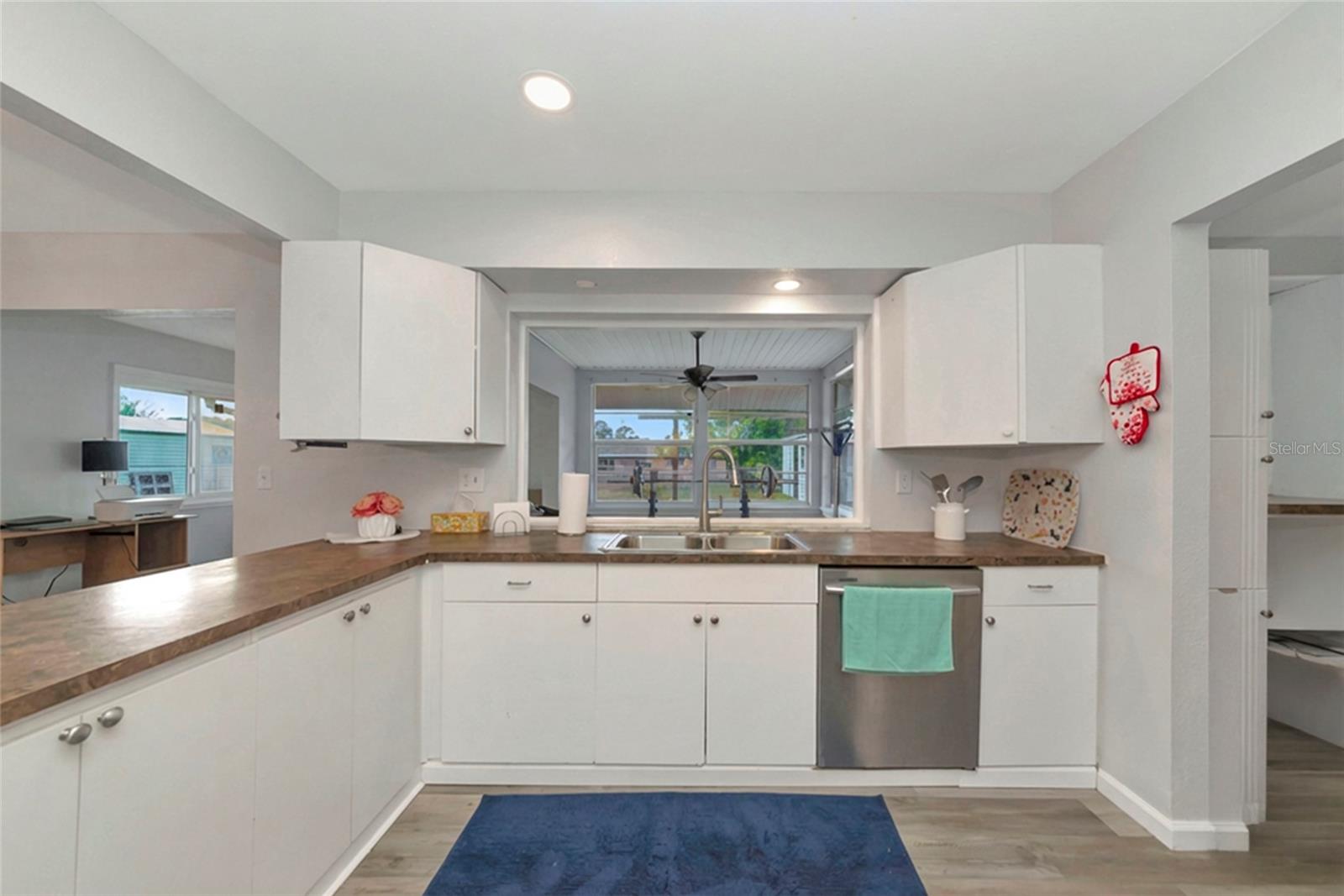 Image 9 of 50 For 6703 Electra Avenue