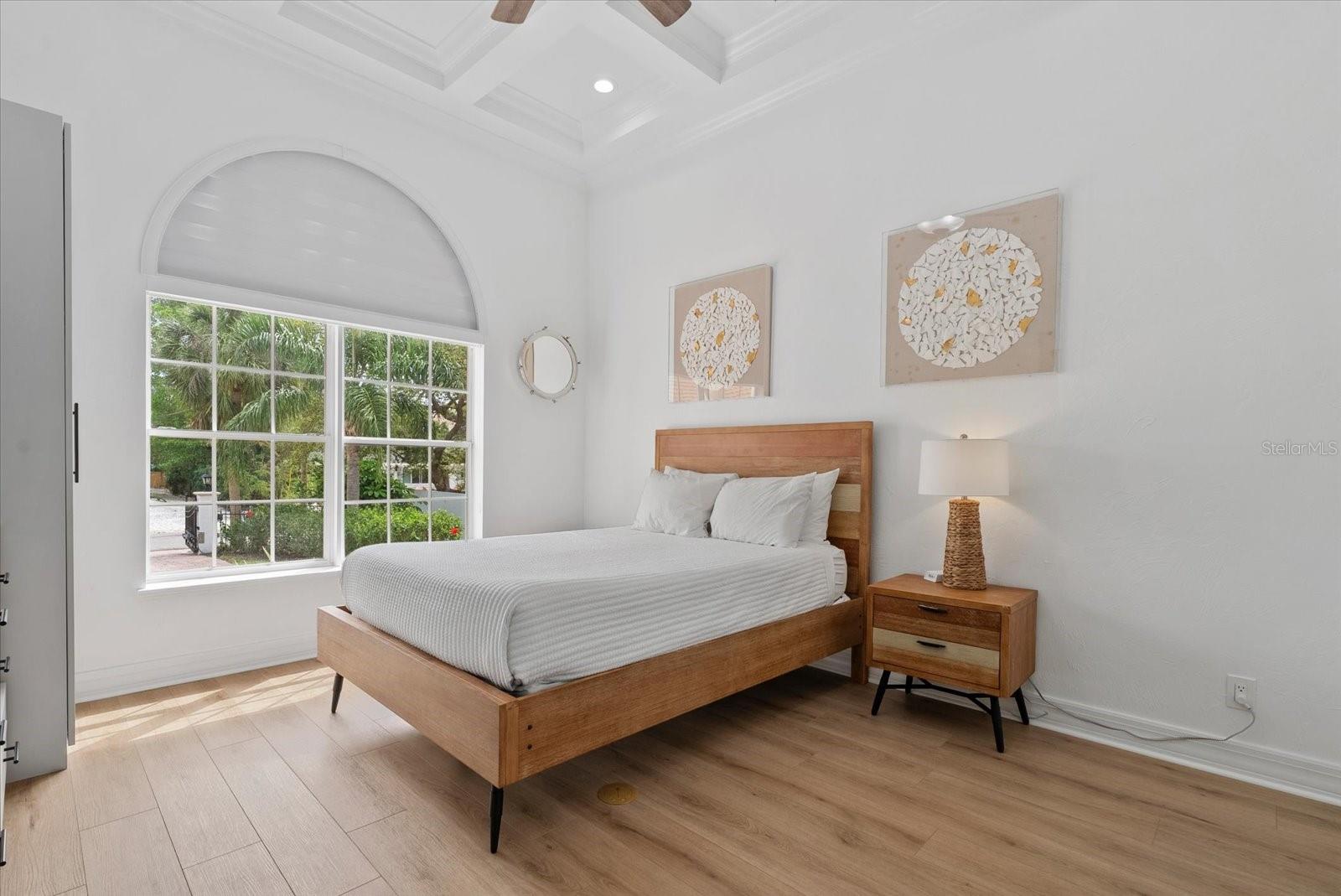 Image 28 of 94 For 3508 La Paloma Avenue