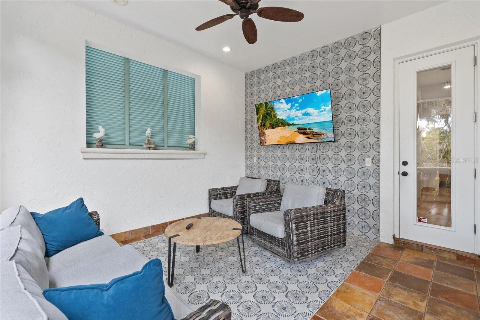 Image 32 of 94 For 3508 La Paloma Avenue