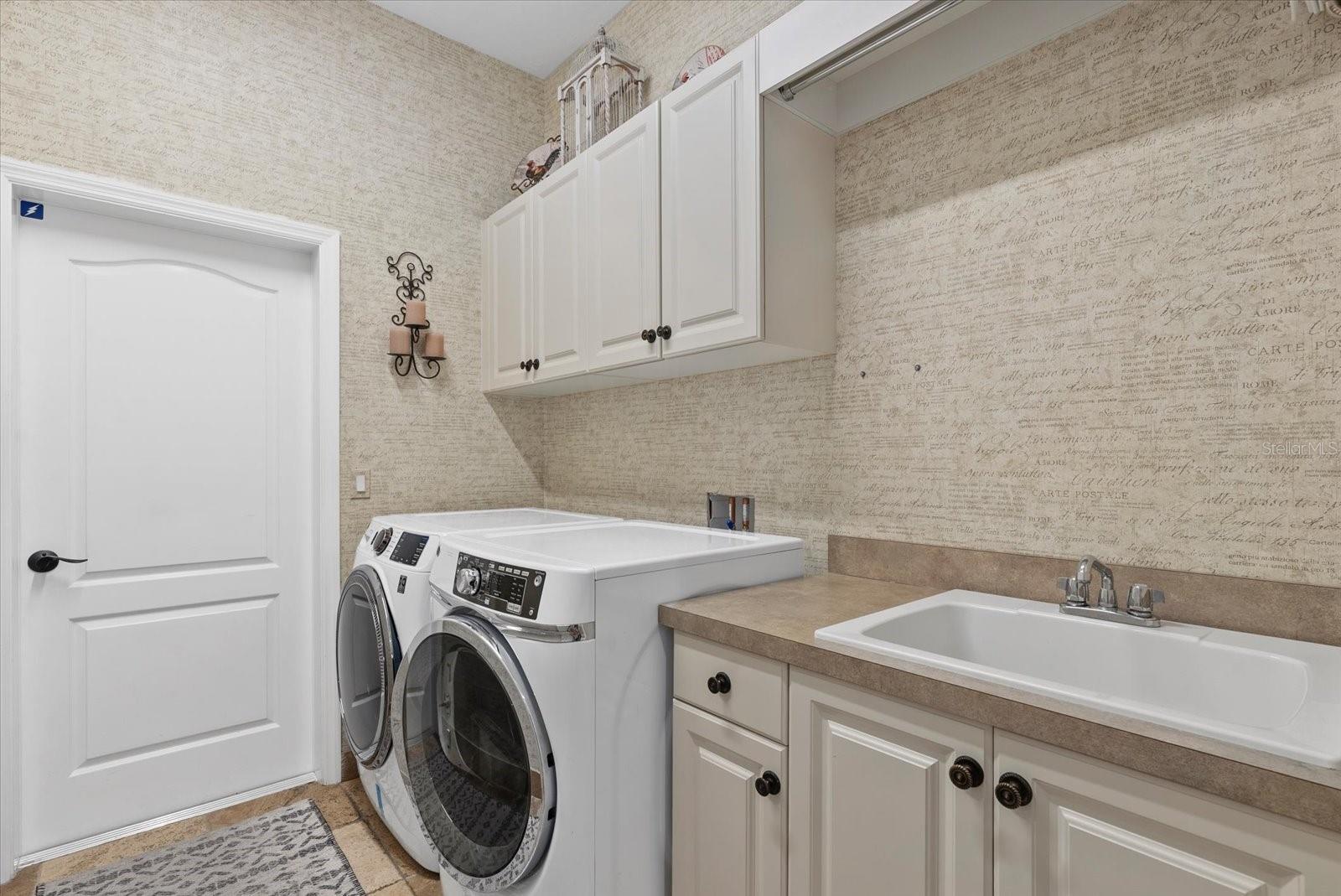 Image 33 of 94 For 3508 La Paloma Avenue