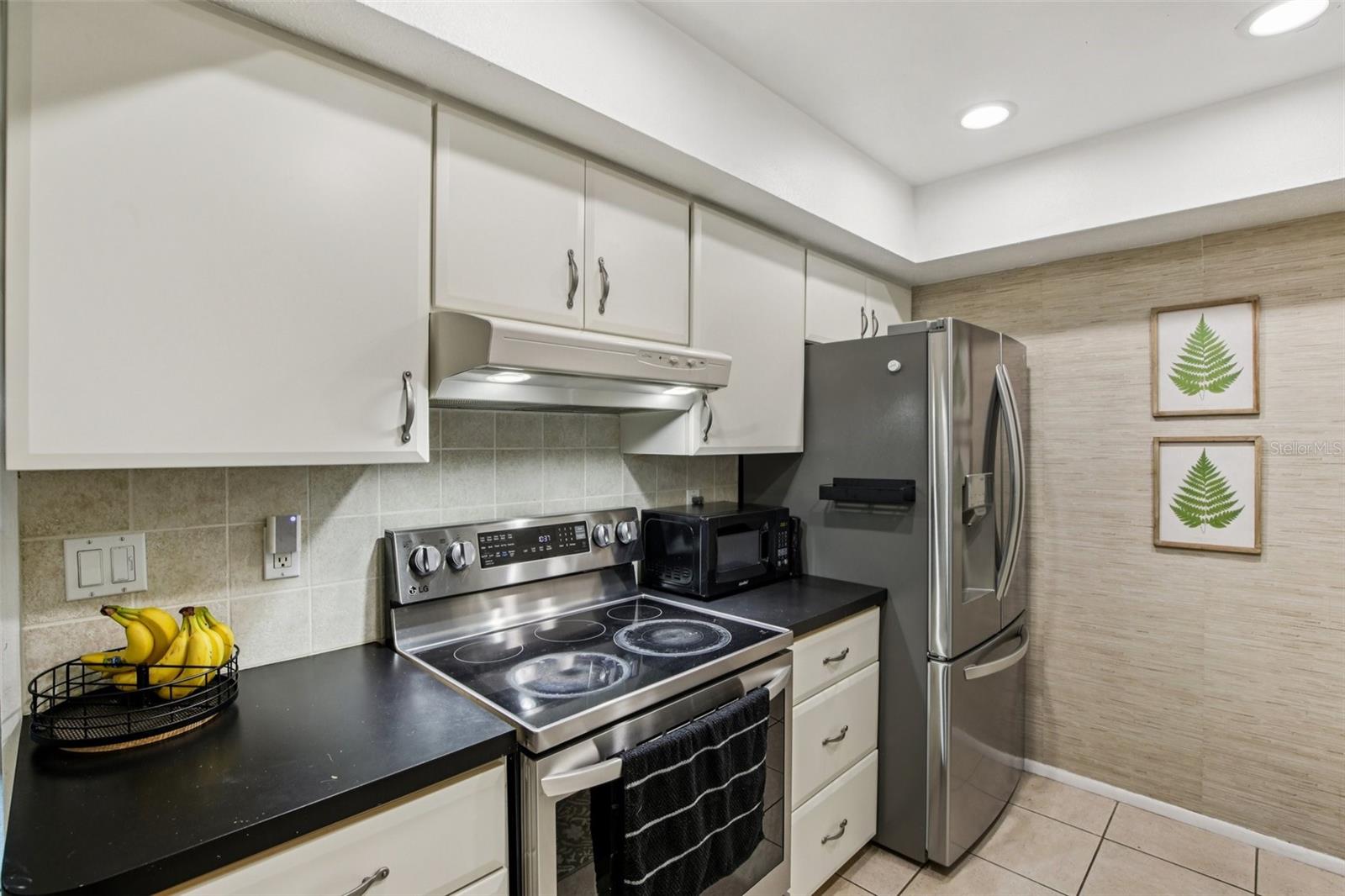 Image 13 of 41 For 5753 Colonial Oaks Boulevard