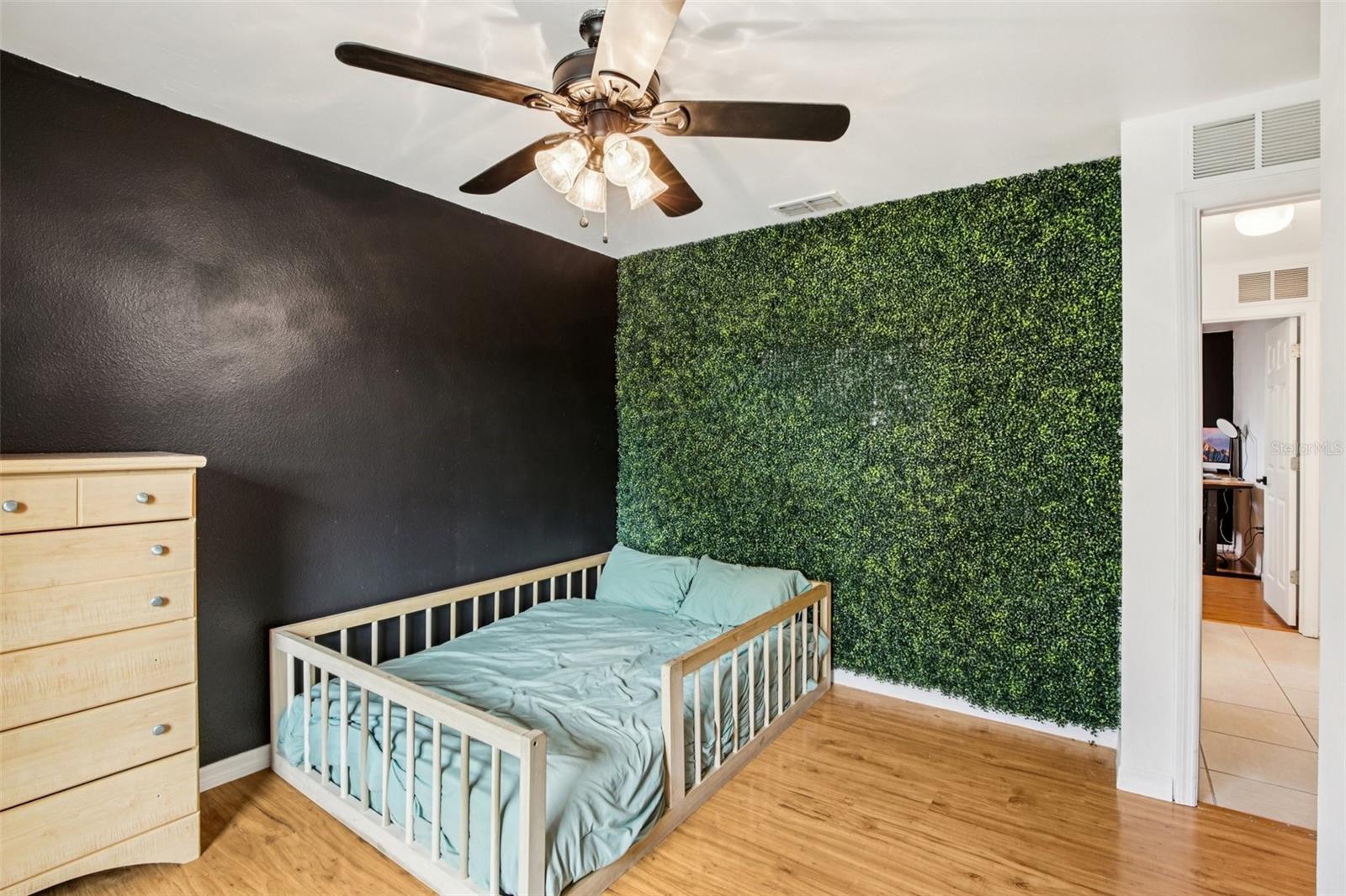 Image 18 of 41 For 5753 Colonial Oaks Boulevard