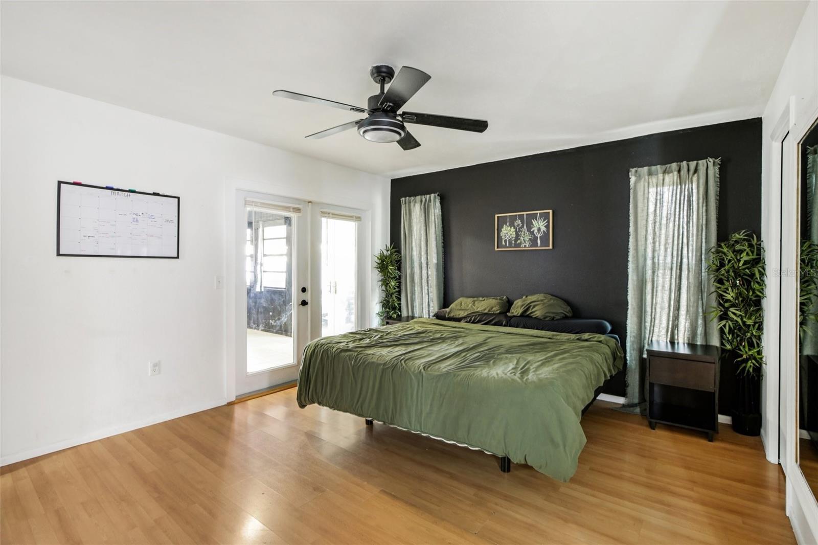 Image 23 of 41 For 5753 Colonial Oaks Boulevard