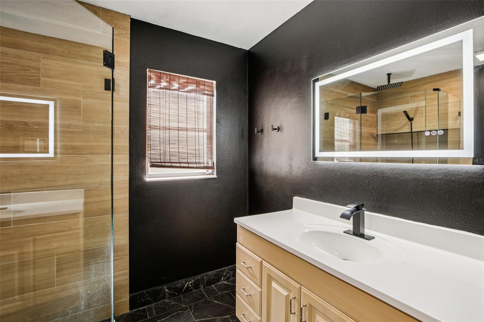 Image 25 of 41 For 5753 Colonial Oaks Boulevard