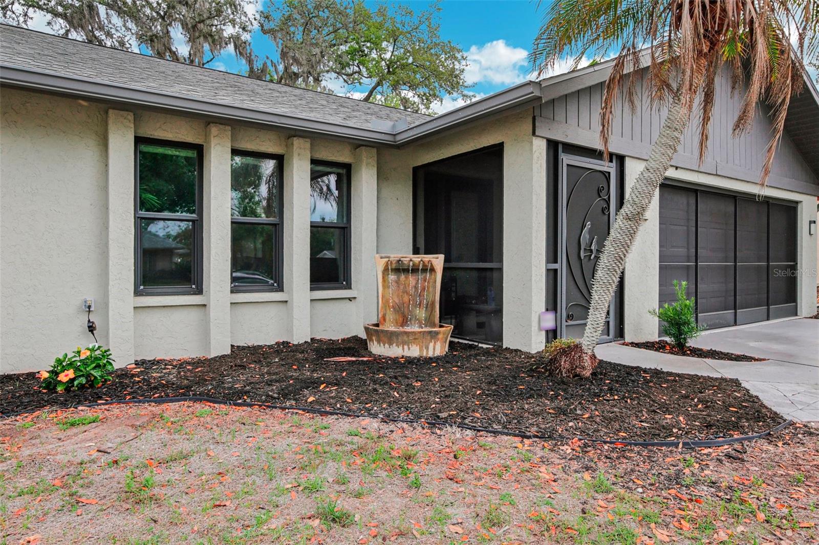 Image 3 of 41 For 5753 Colonial Oaks Boulevard