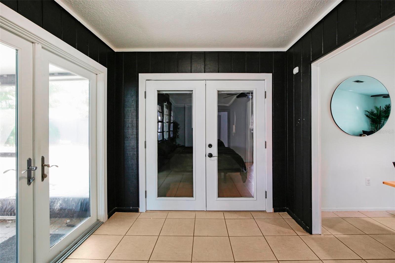 Image 32 of 41 For 5753 Colonial Oaks Boulevard