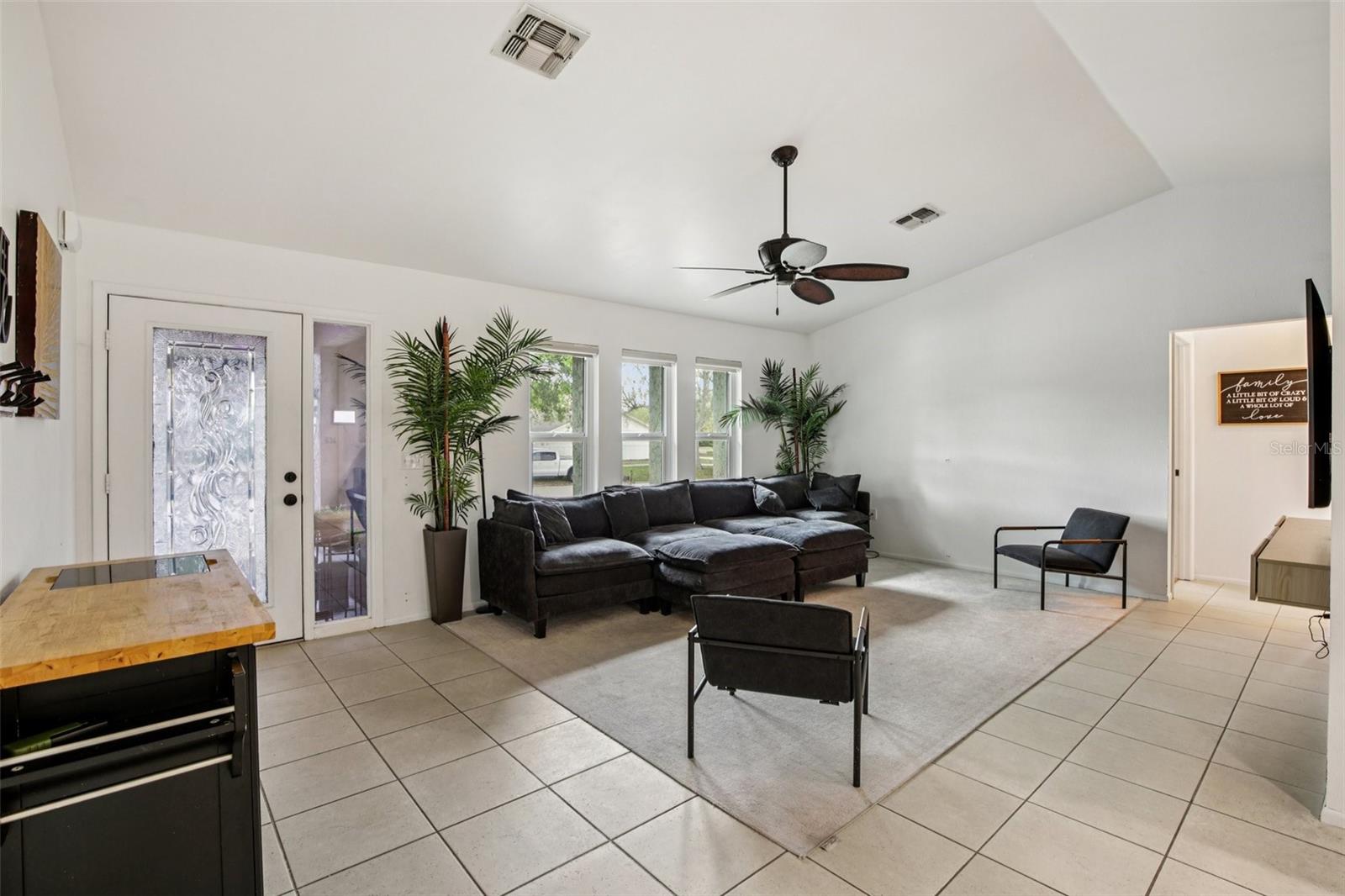 Image 5 of 41 For 5753 Colonial Oaks Boulevard